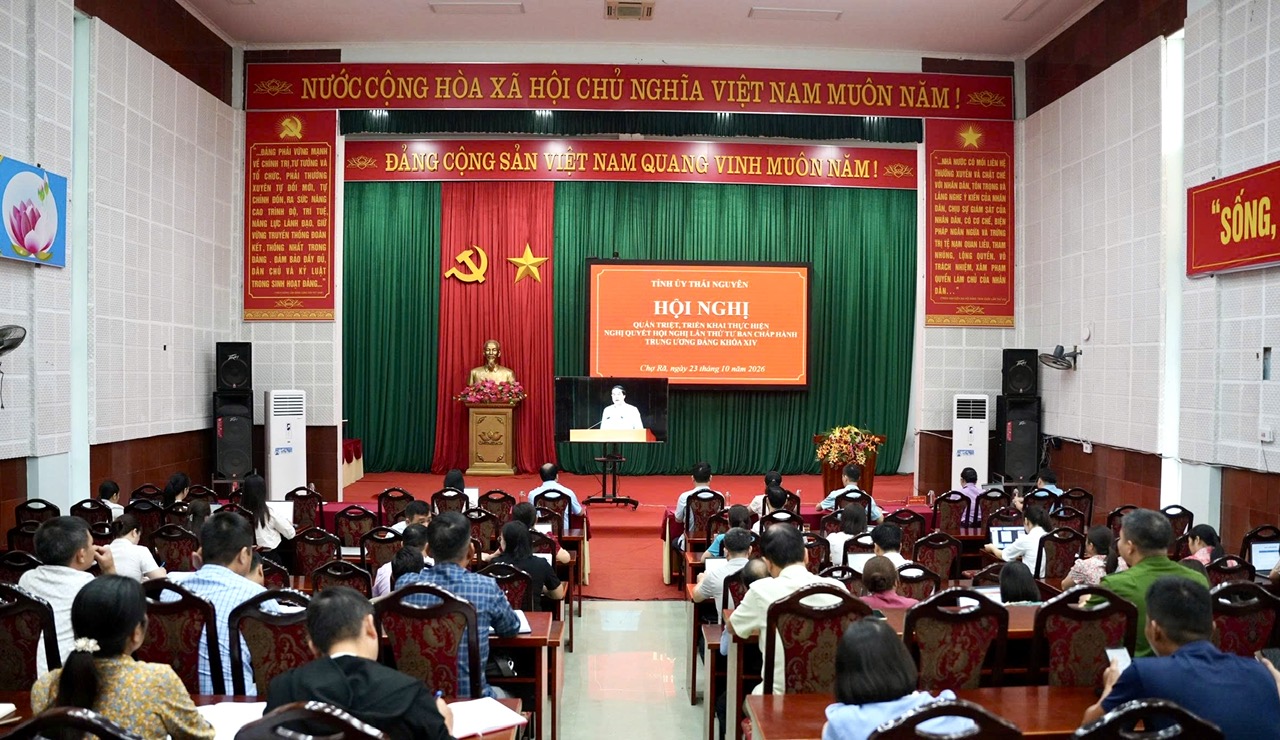 Chợ Rã tham dự Hội nghị trực nghiên cứu, học tập, quán triệt và triển khai thực hiện Nghị quyết Hội nghị lần thứ tư Ban Chấp hành Trung ương Đảng khóa XIV
