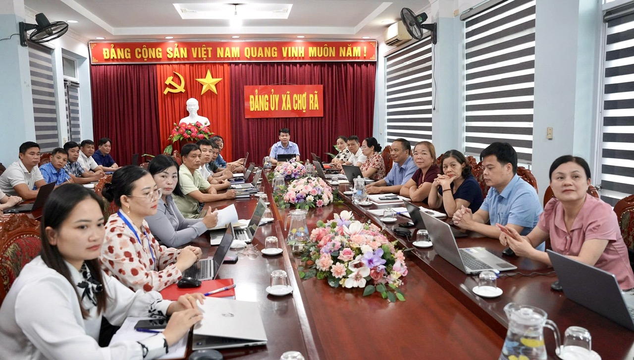 Chợ Rã tham dự Hội nghị trực tuyến Hội nghị báo cáo viên Trung ương tháng 10/2026 và phát động Cuộc thi trực tuyến “Tìm hiểu về Chuyển đổi số quốc gia”