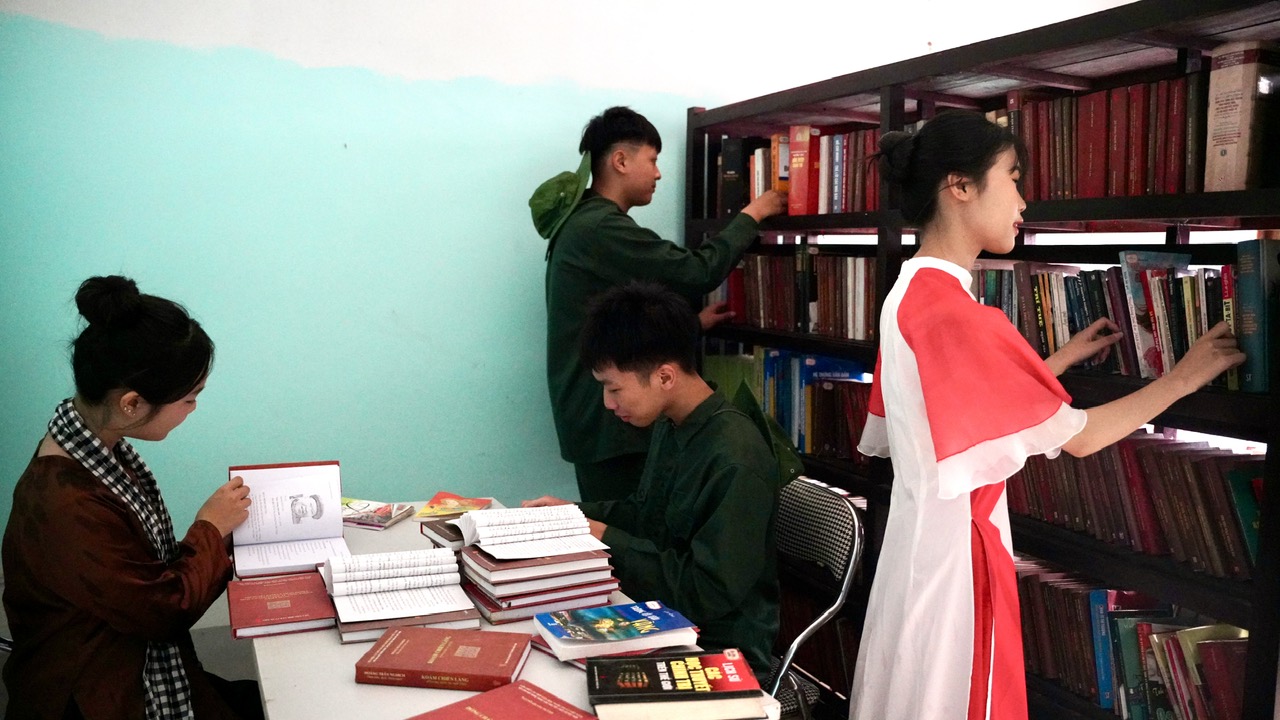 Anh-tin-bai