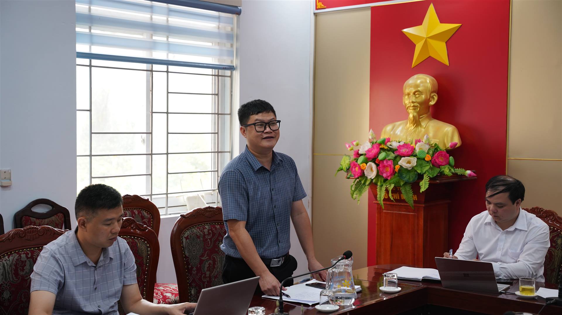 Anh-tin-bai