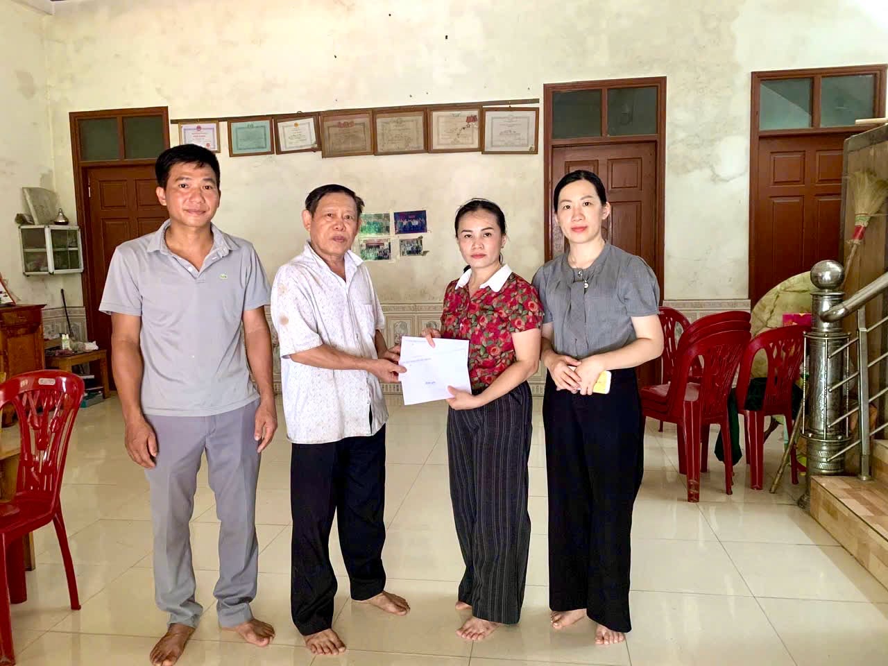 Anh-tin-bai