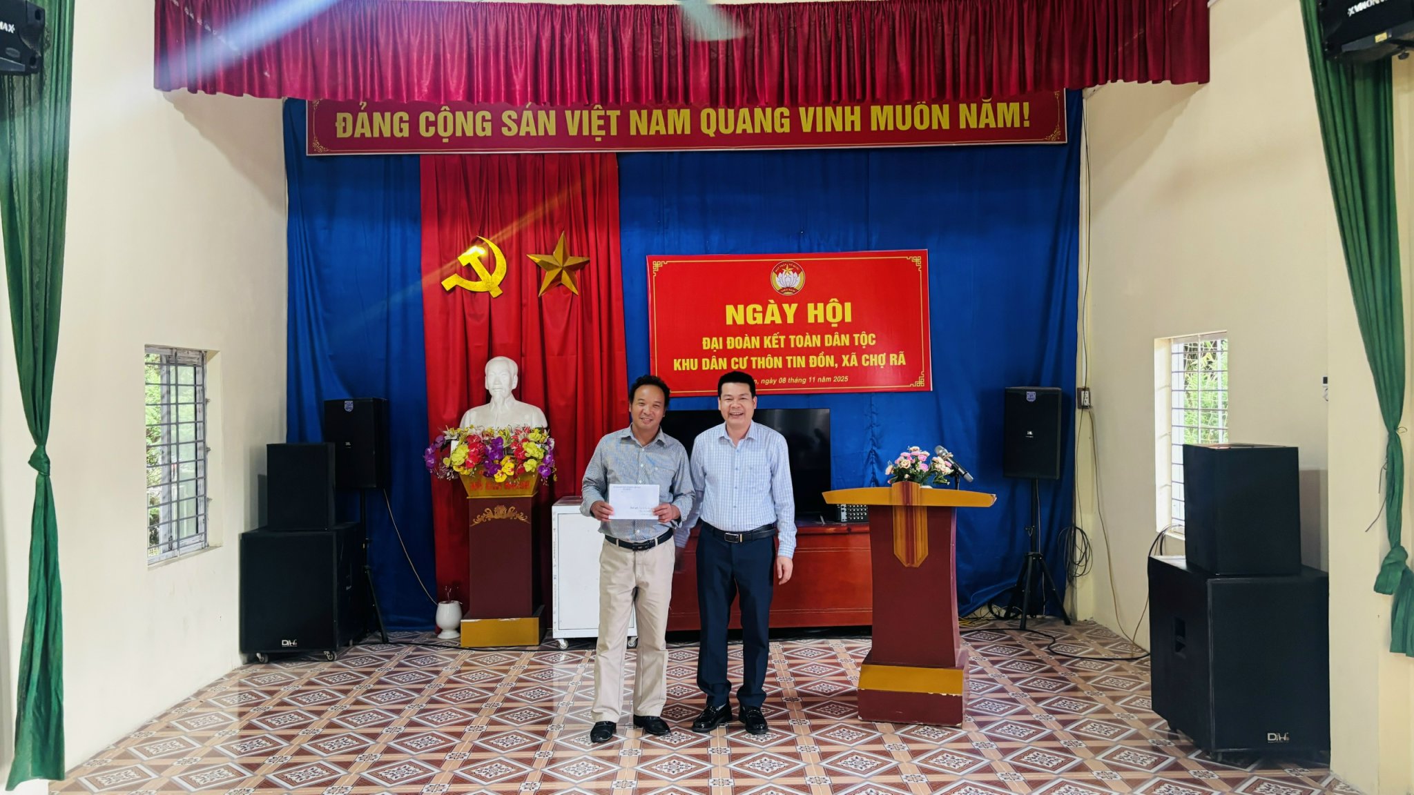 Anh-tin-bai