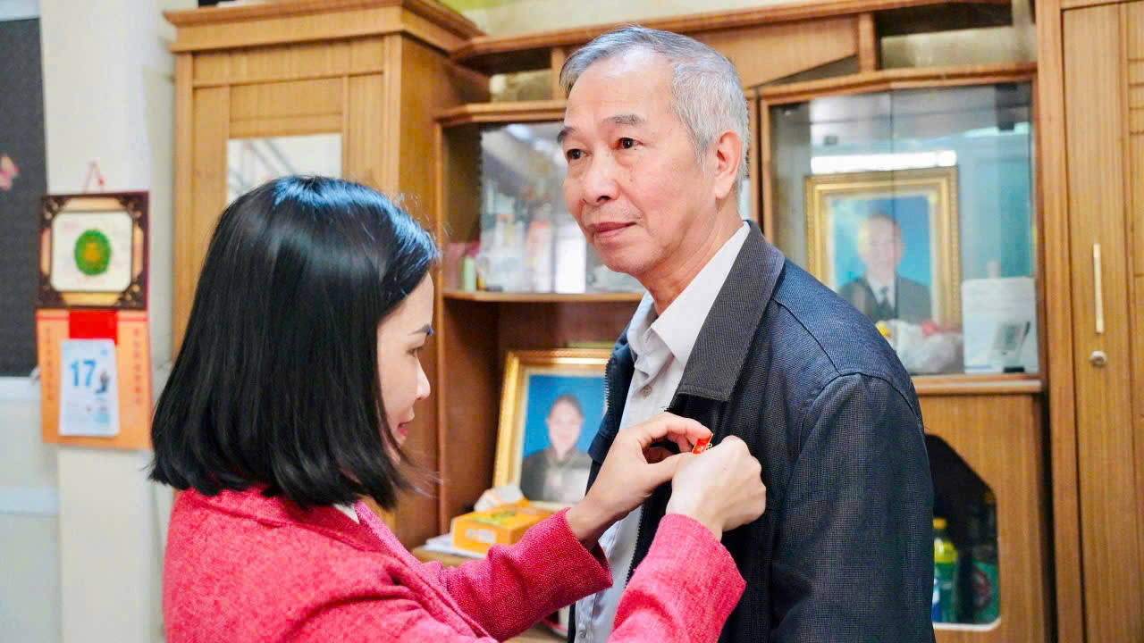 Anh-tin-bai