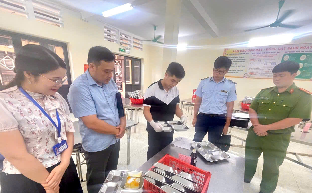 Chợ Rã tăng cường kiểm tra công tác vệ sinh ATTP