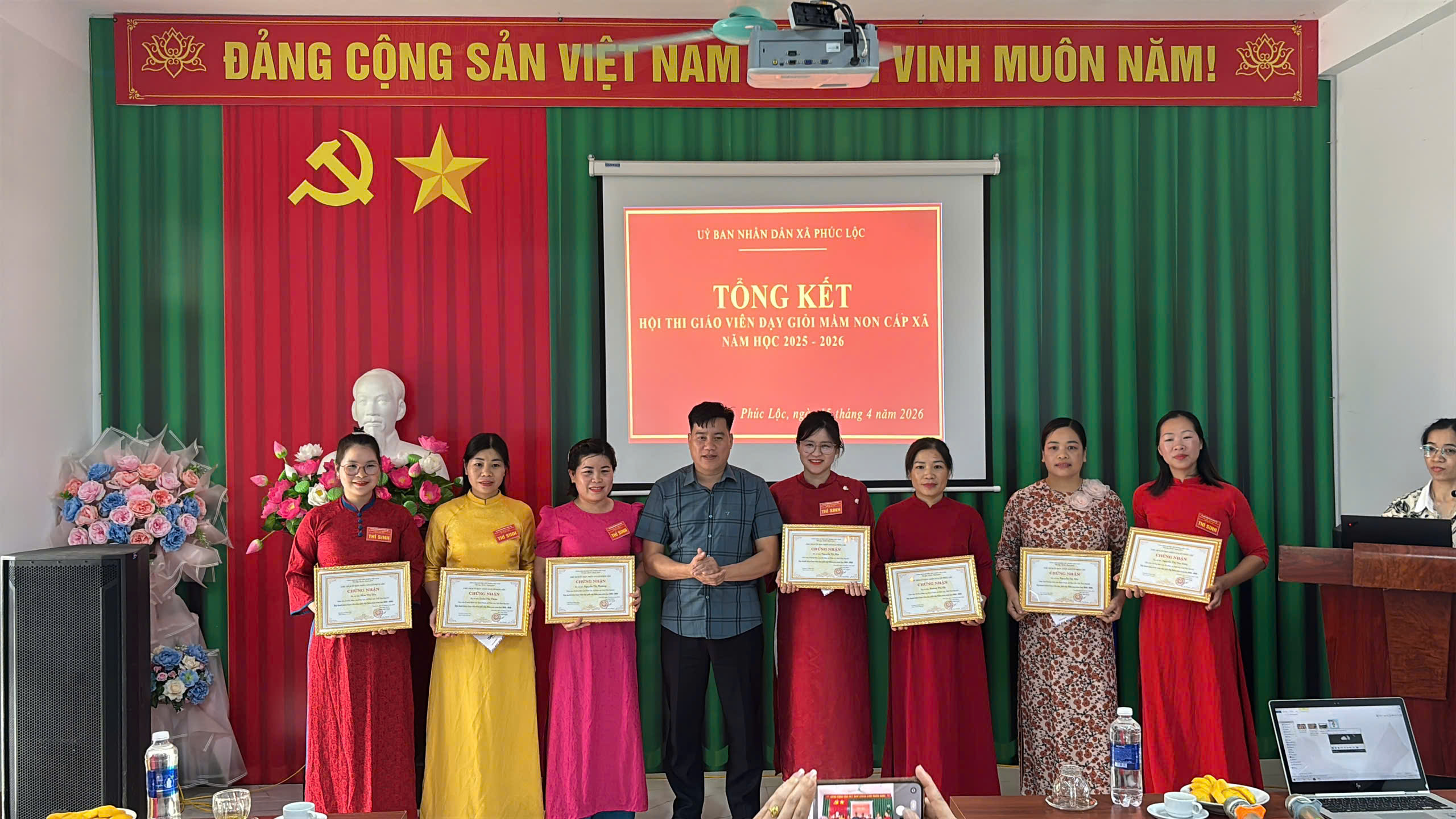 Anh-tin-bai
