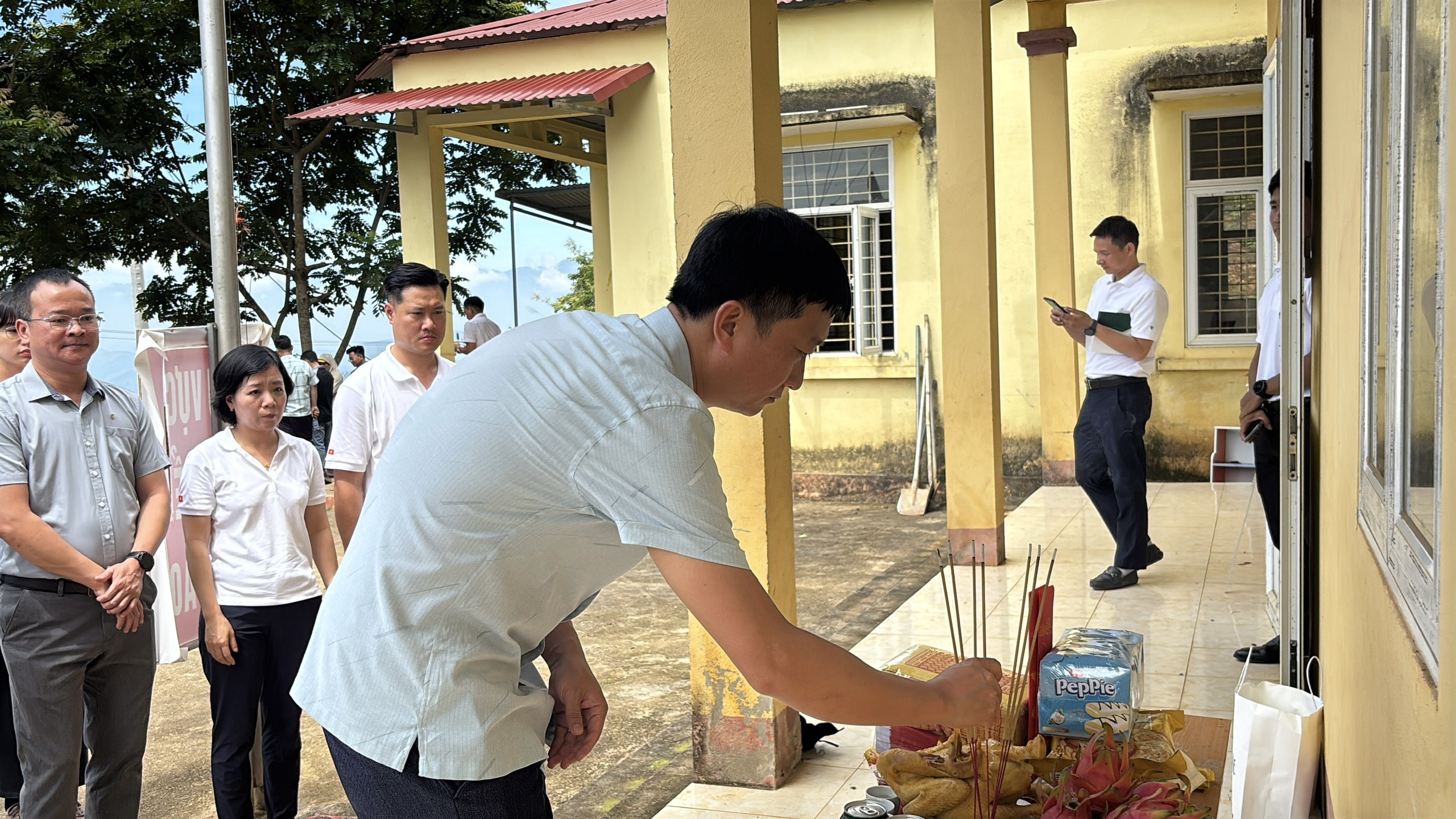 Anh-tin-bai