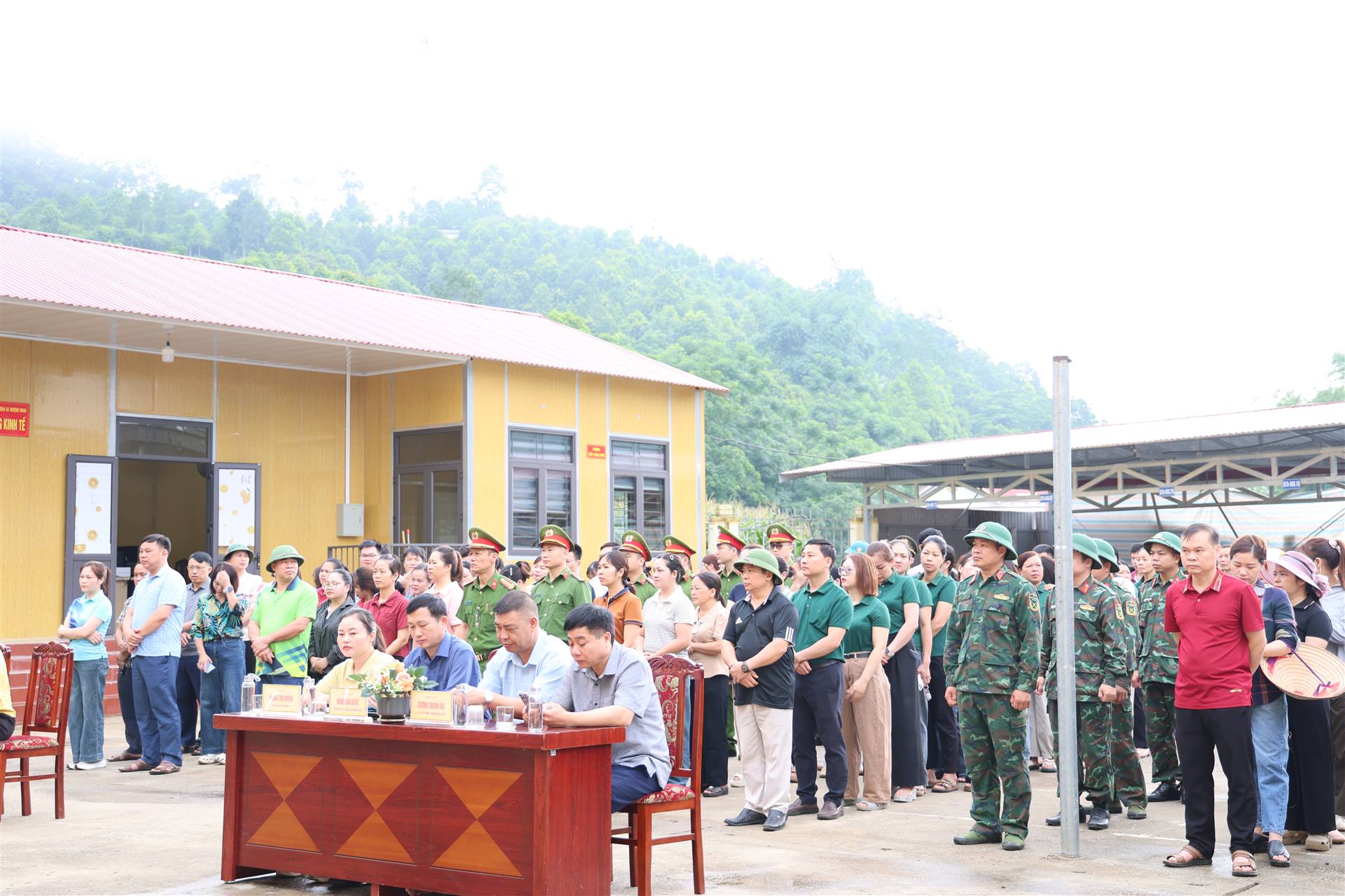 THƯỢNG MINH TỔ CHỨC LỄ PHÁT ĐỘNG THỰC HIỆN “XÂY DỰNG XÃ PHƯỜNG ĐẢM BẢO TRẬT TỰ, KỶ CƯƠNG, VĂN MINH VÀ MỸ QUAN ĐÔ THỊ” VÀ “XÂY DỰNG NÔNG THÔN MỚI GIẢM NGHÈO BỀN VỮNG, PHÁT TRIỂN KINH TẾ VÙNG ĐỒNG BÀO DÂN TỘC THIỂU SỐ VÀ MIỀN NÚI” GẮN VỚI LỄ RA QUÂN “NGÀY THỨ BẢY XANH”