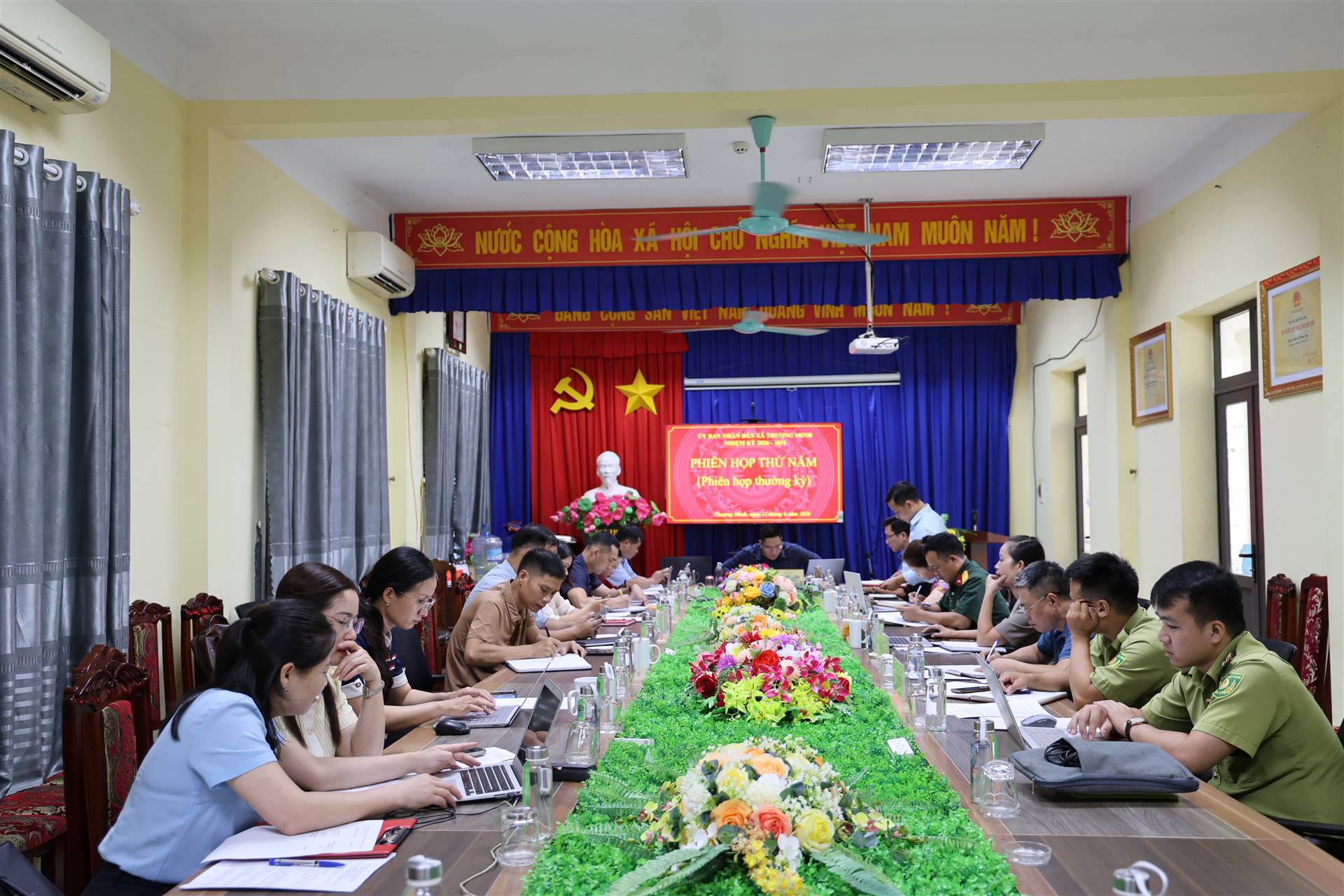 UBND XÃ THƯỢNG MINH TỔ CHỨC PHIÊN HỌP THỨ NĂM (PHIÊN HỌP THƯỜNG KỲ)