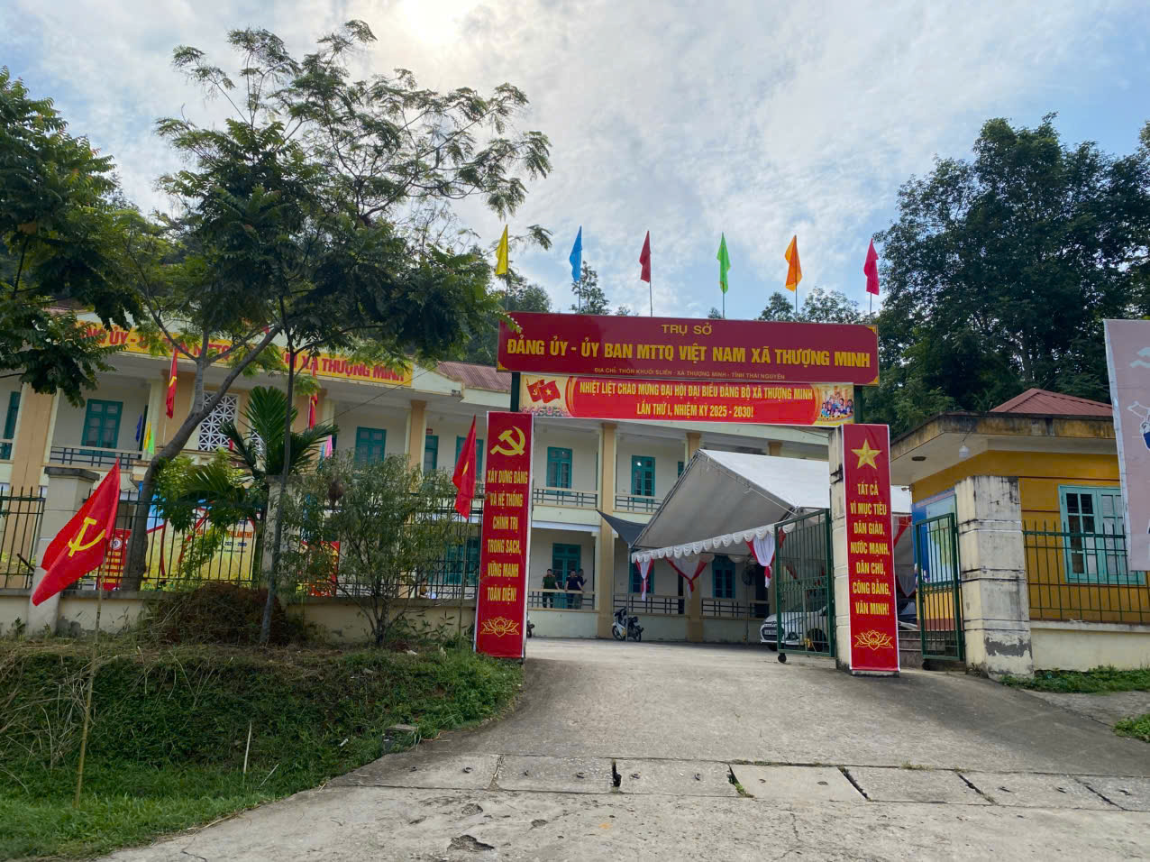 Anh-tin-bai