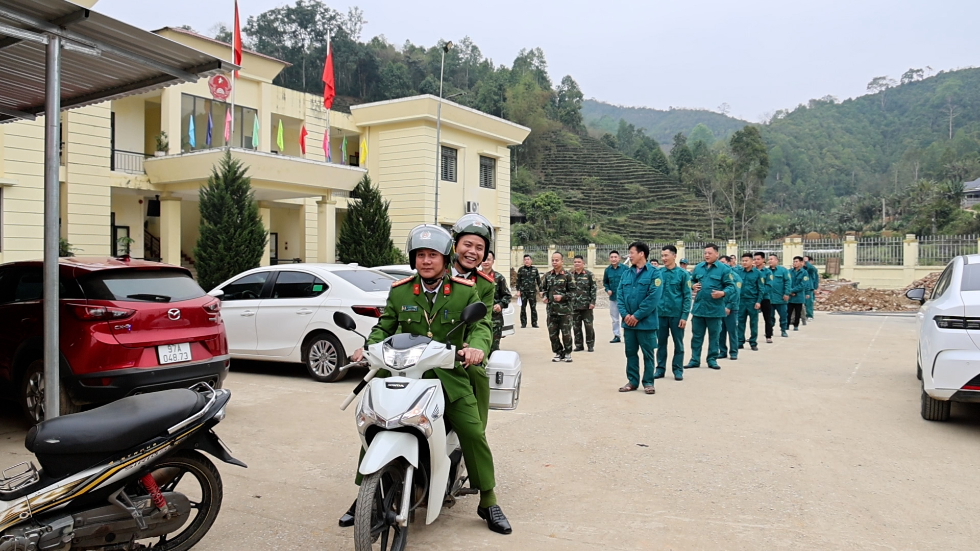 Anh-tin-bai