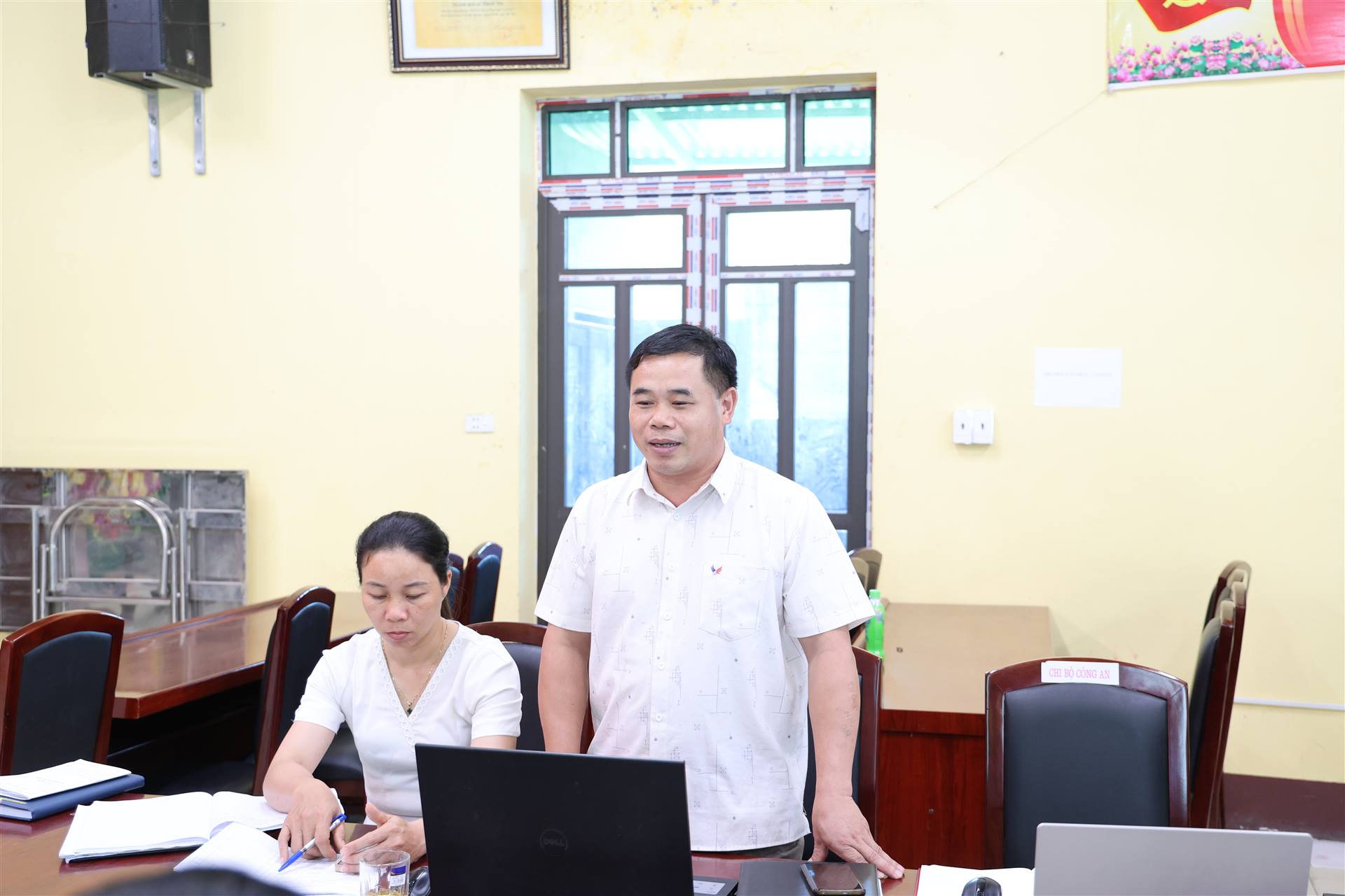 Anh-tin-bai
