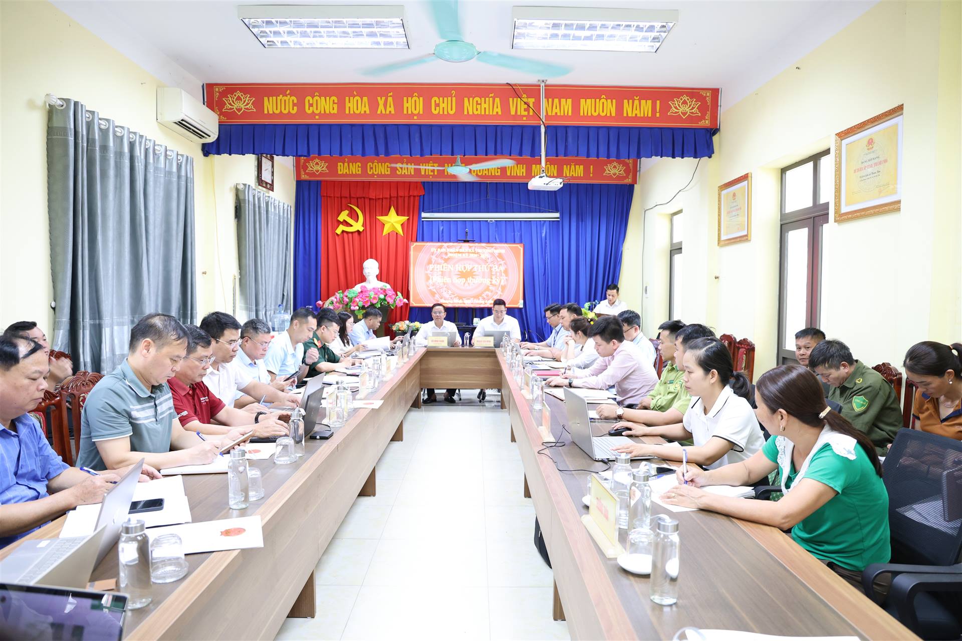 Anh-tin-bai