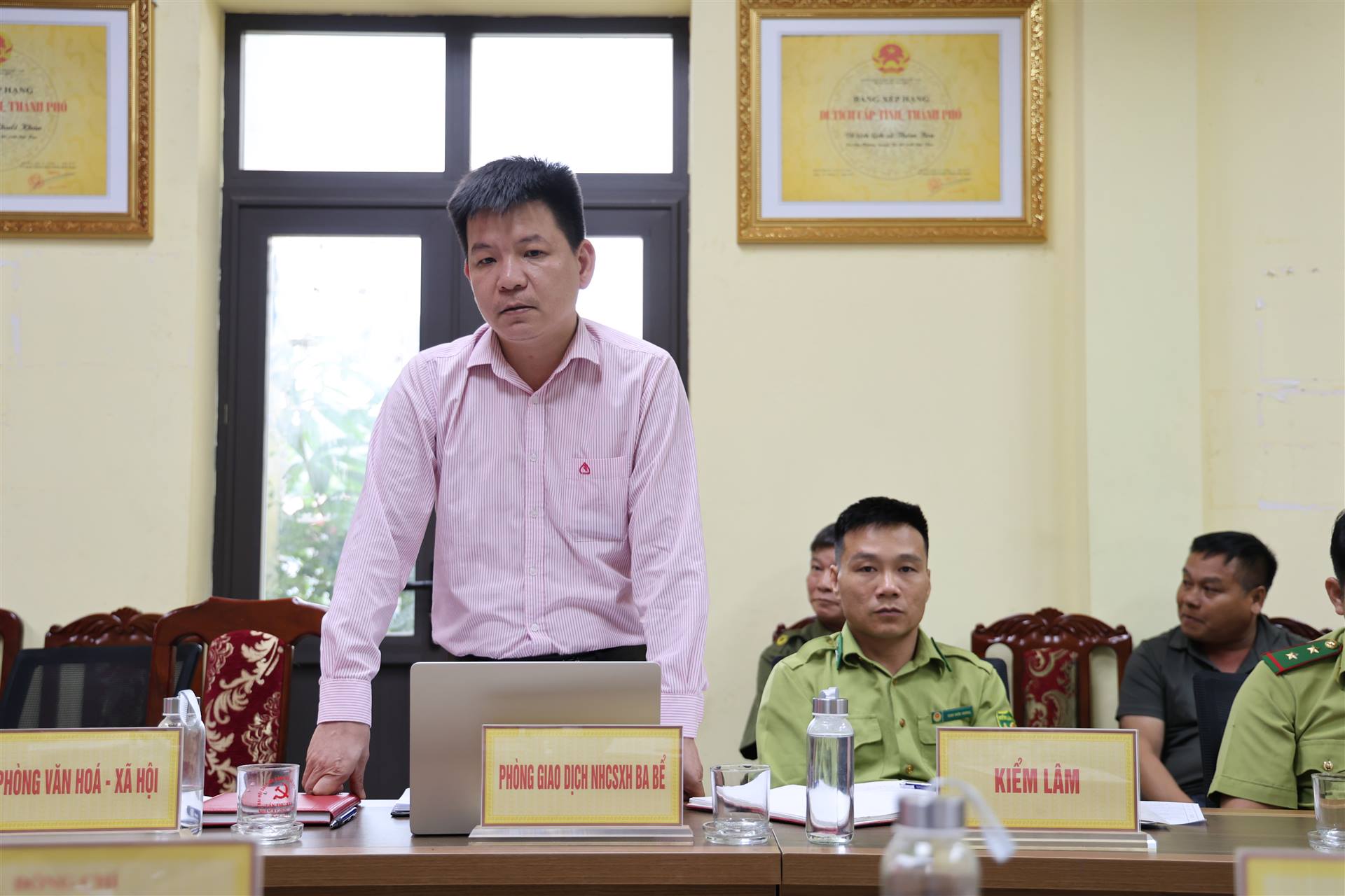 Anh-tin-bai