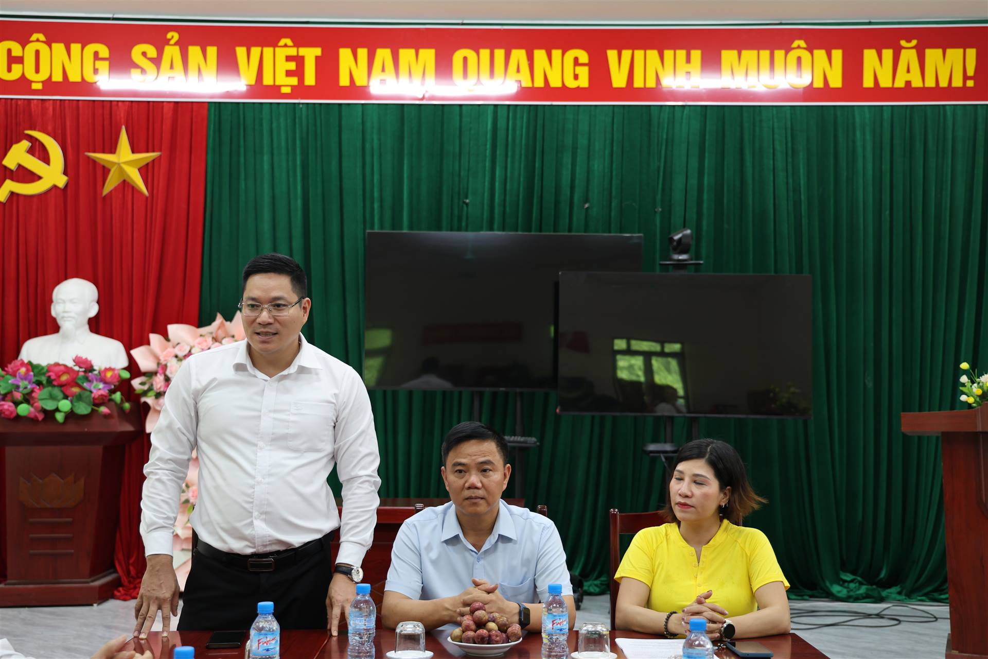Anh-tin-bai