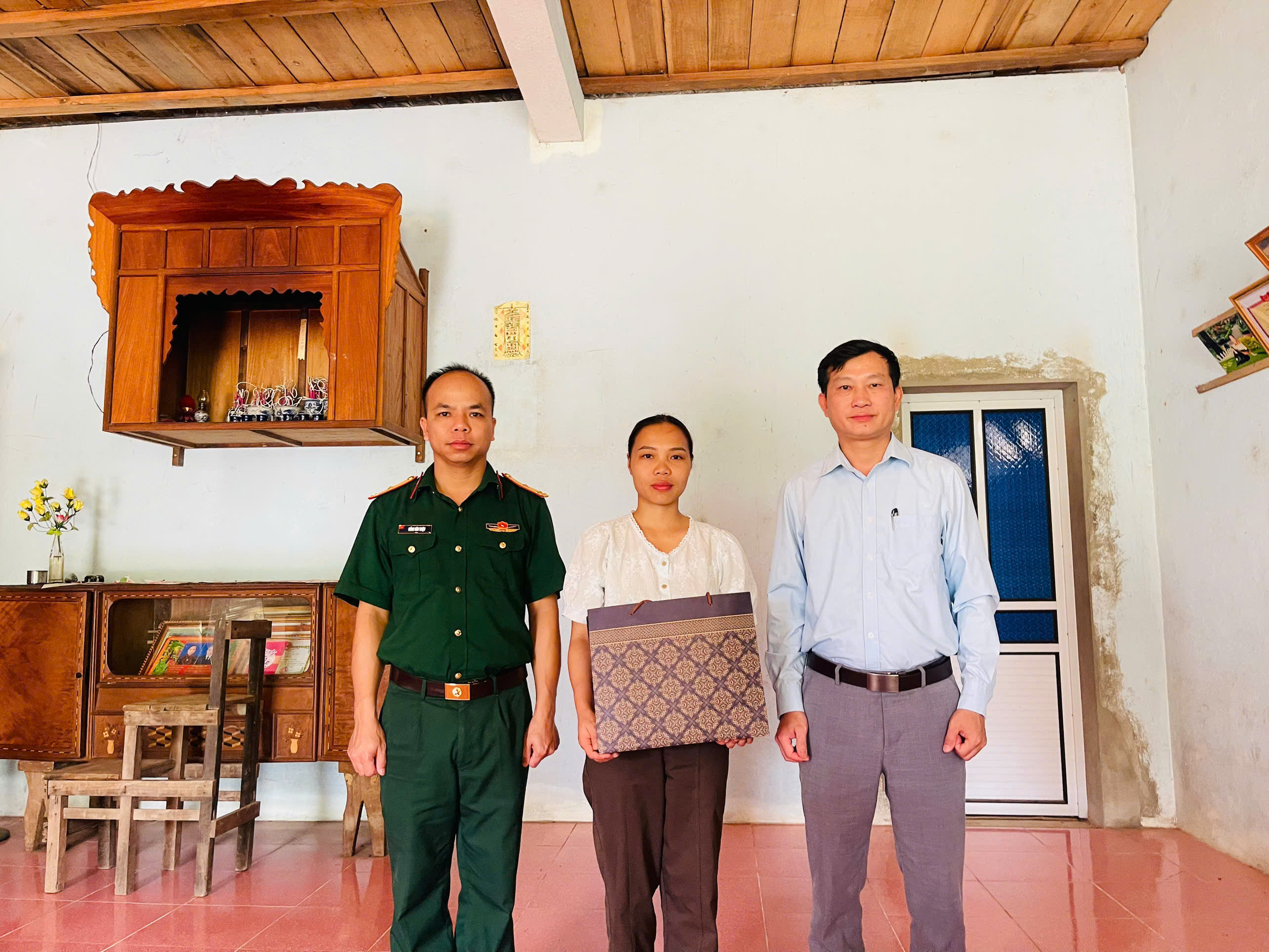 Anh-tin-bai