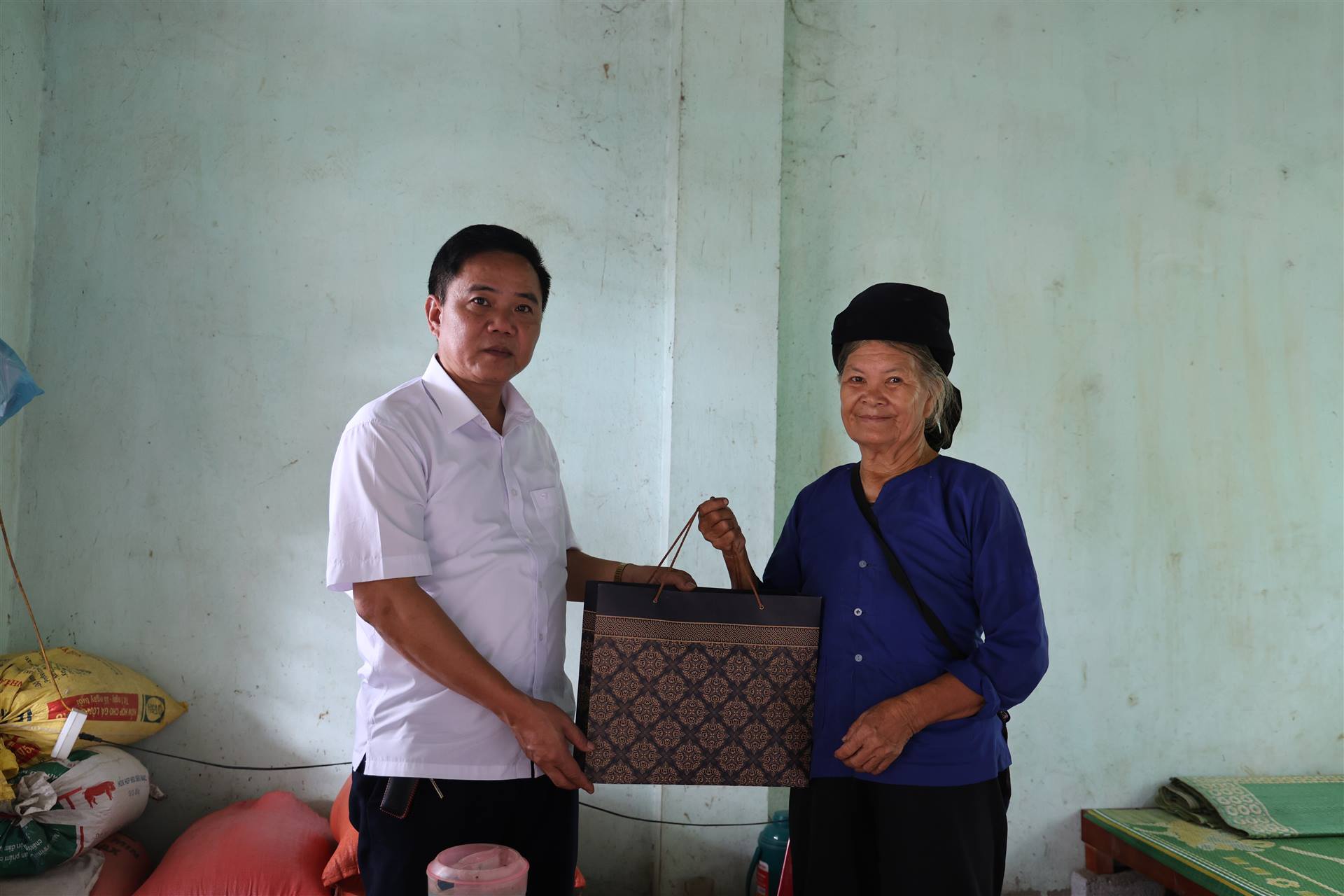 Anh-tin-bai