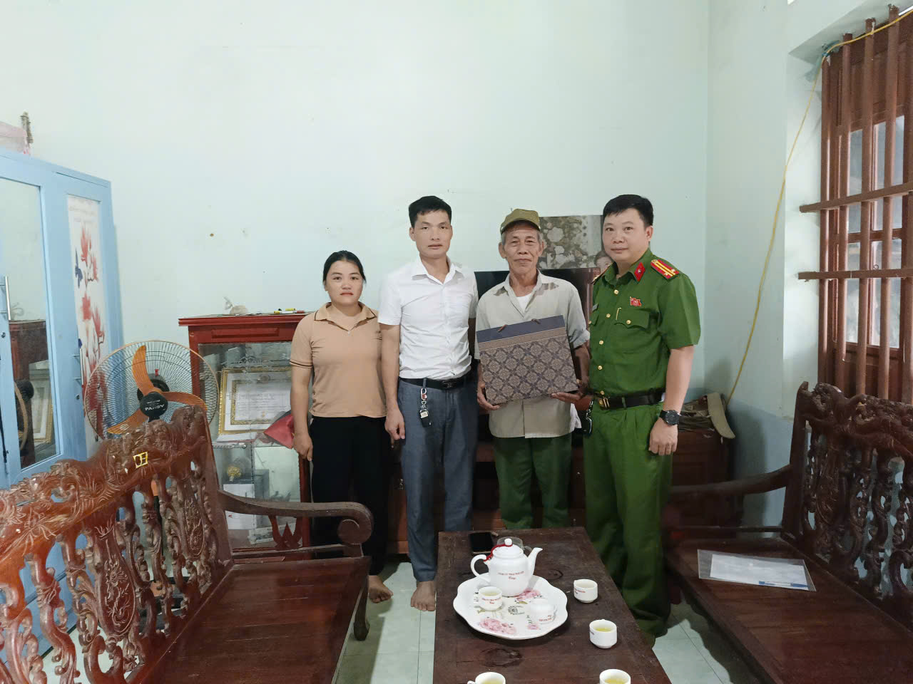 Anh-tin-bai