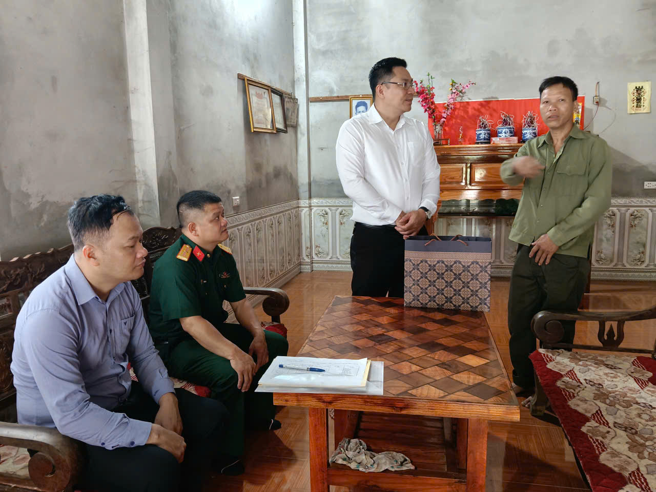 Anh-tin-bai