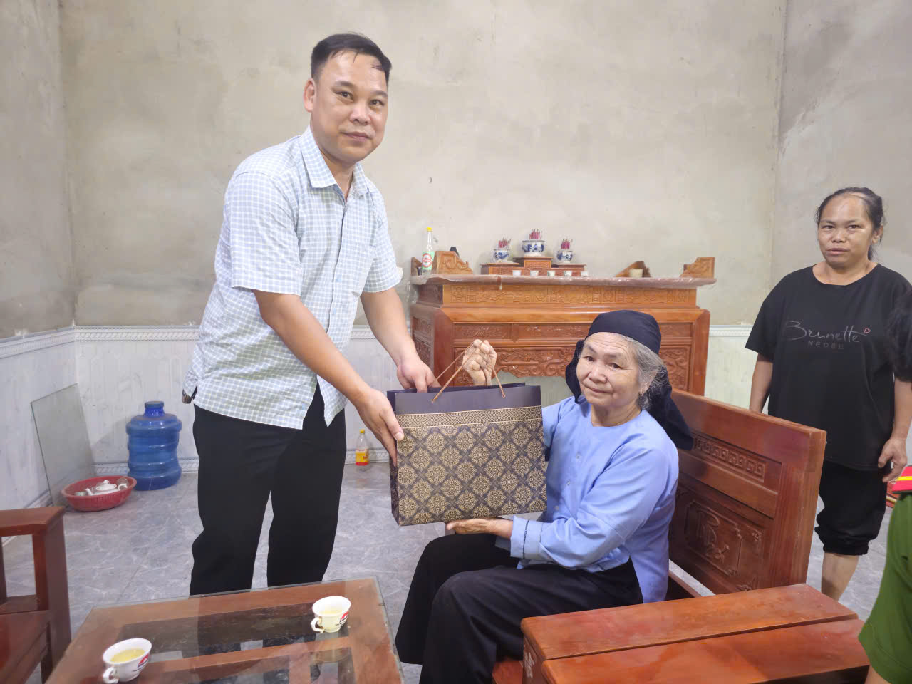 Anh-tin-bai
