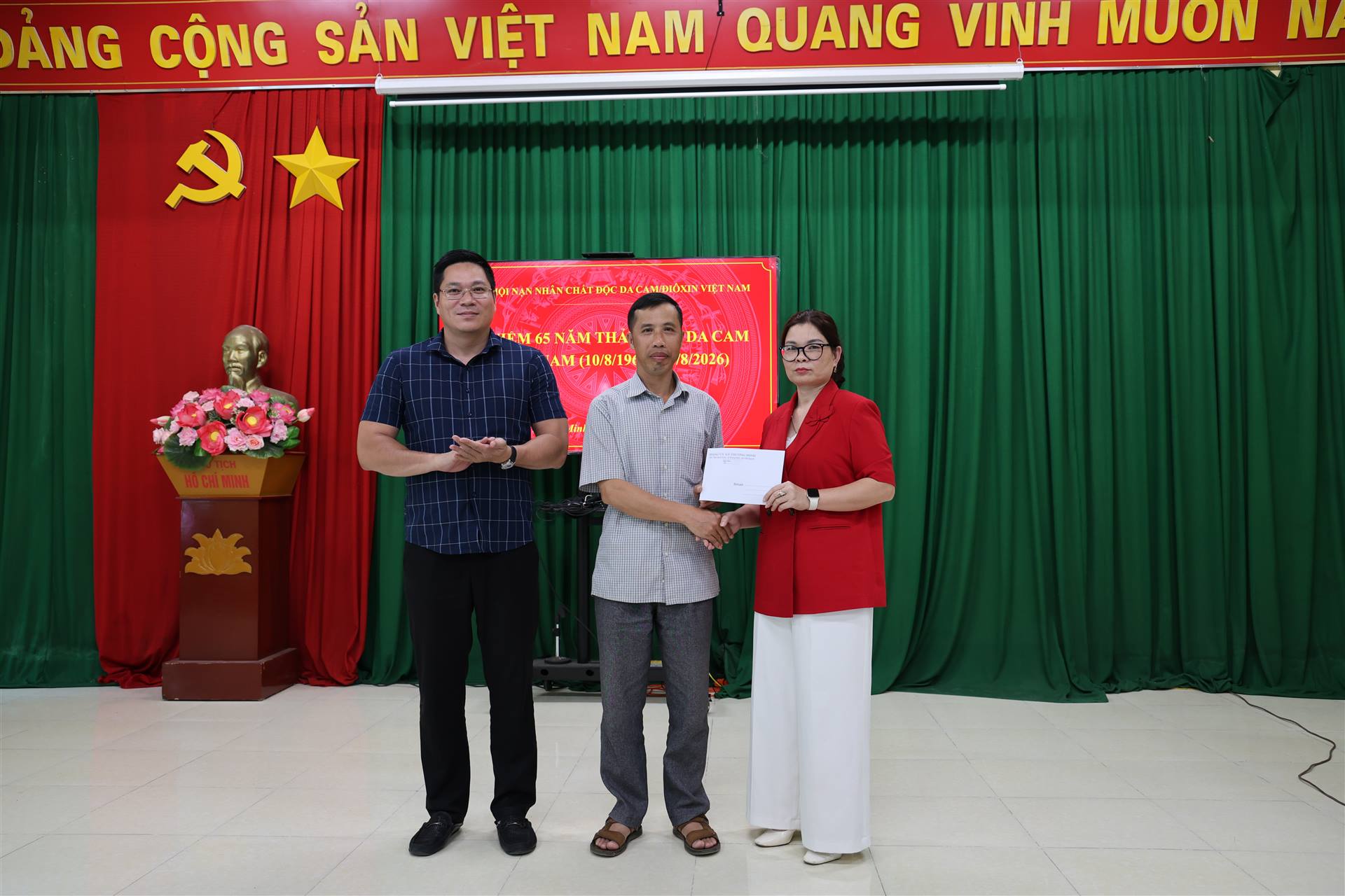Anh-tin-bai