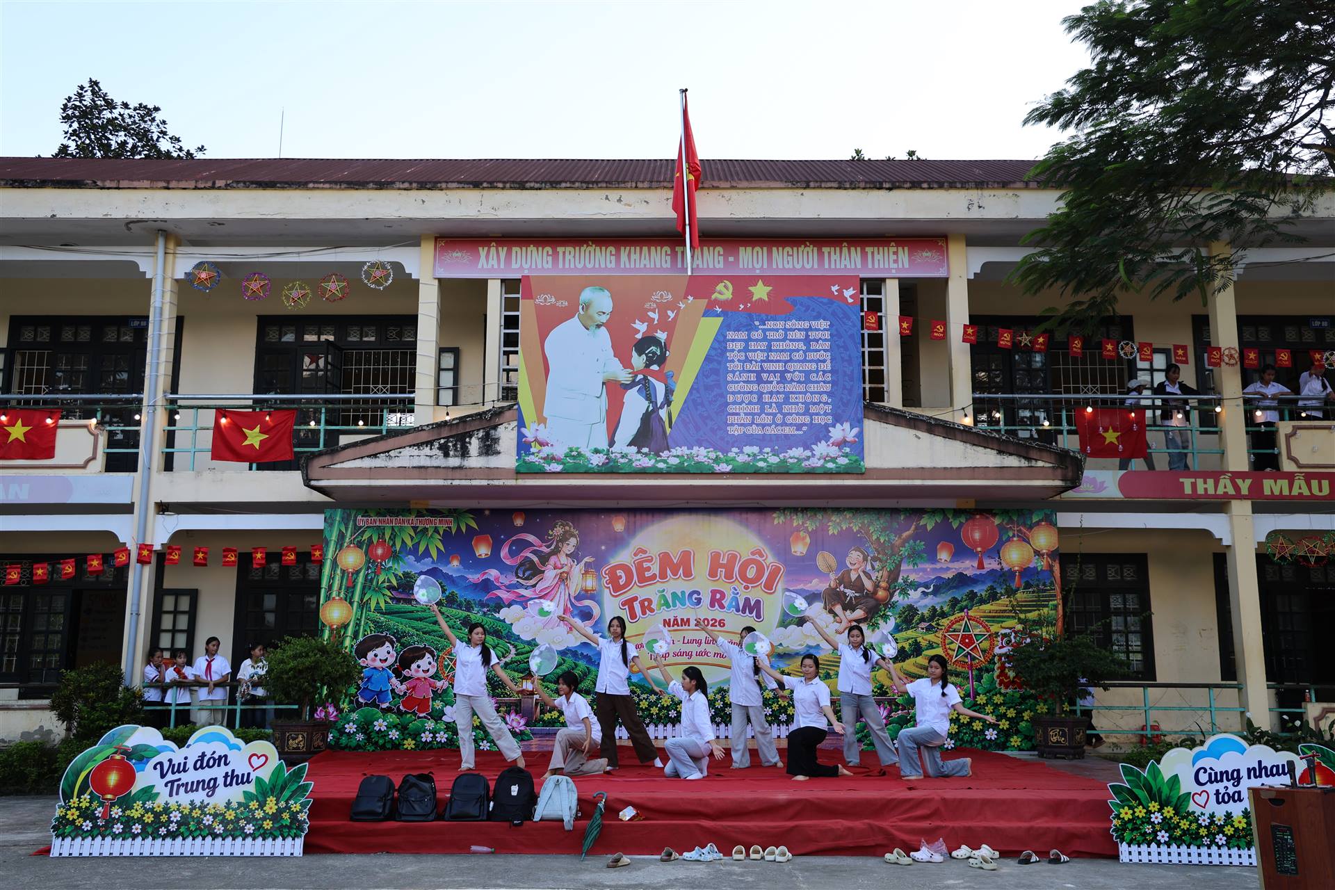 Anh-tin-bai