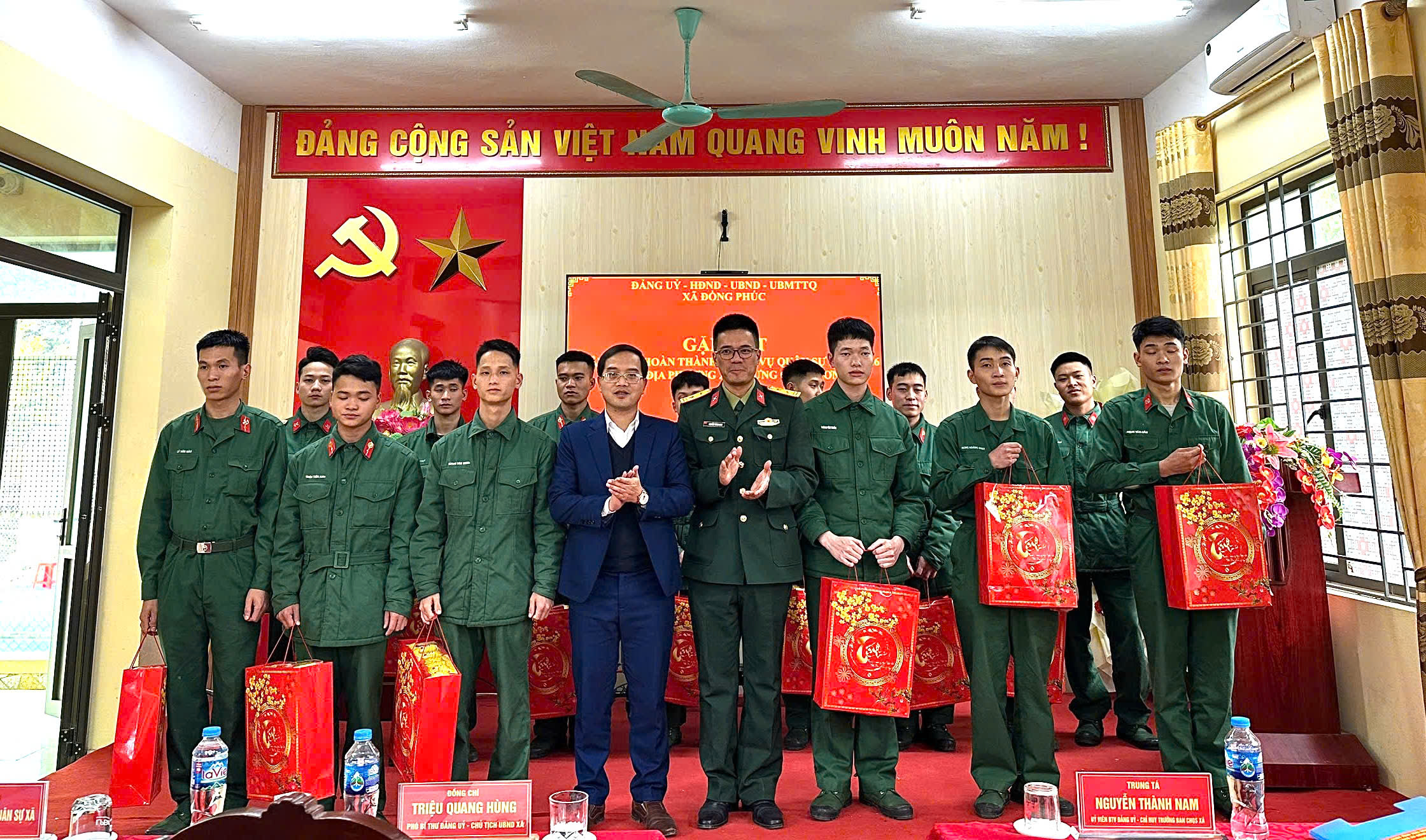 Anh-tin-bai