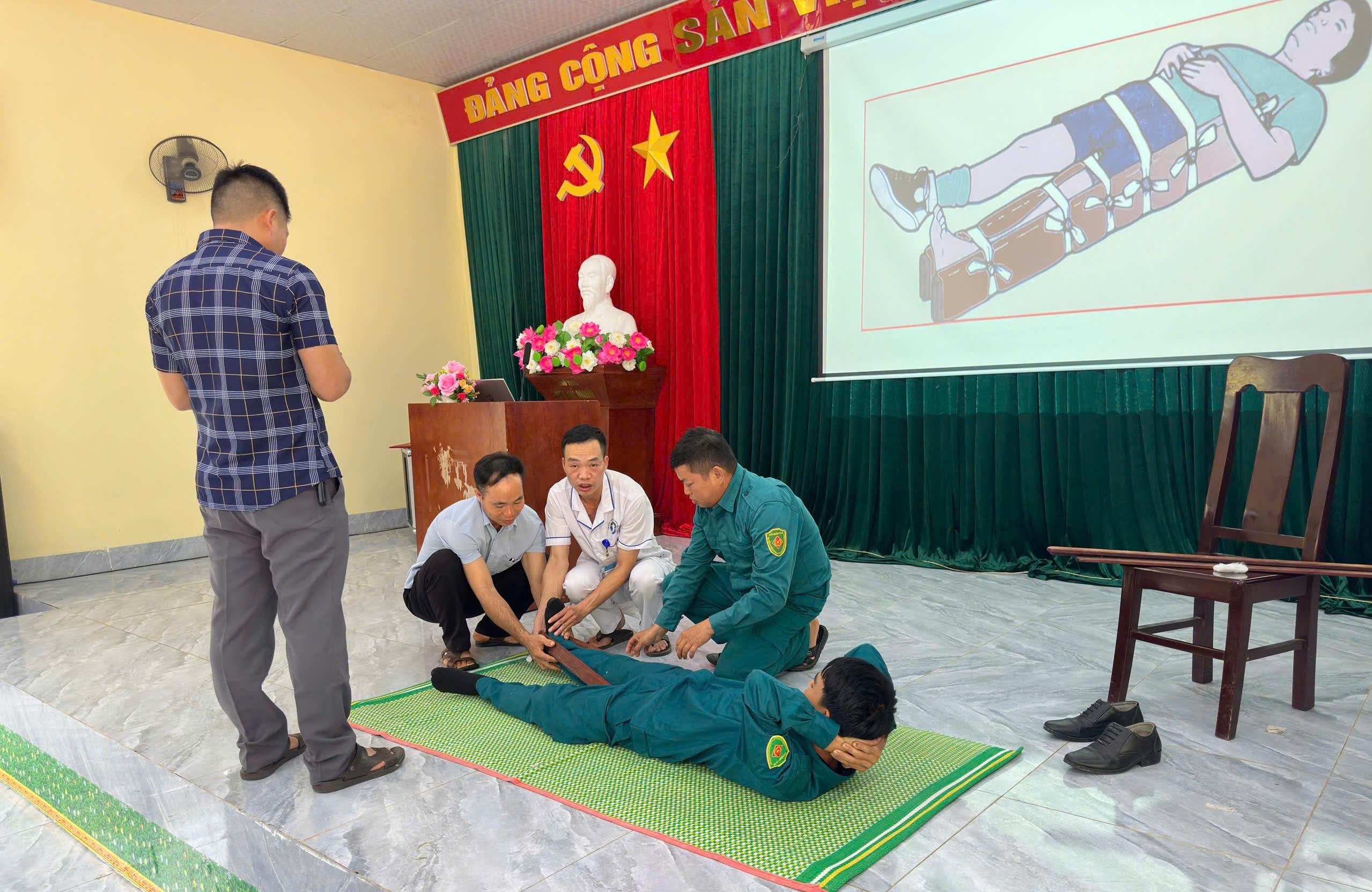 Anh-tin-bai