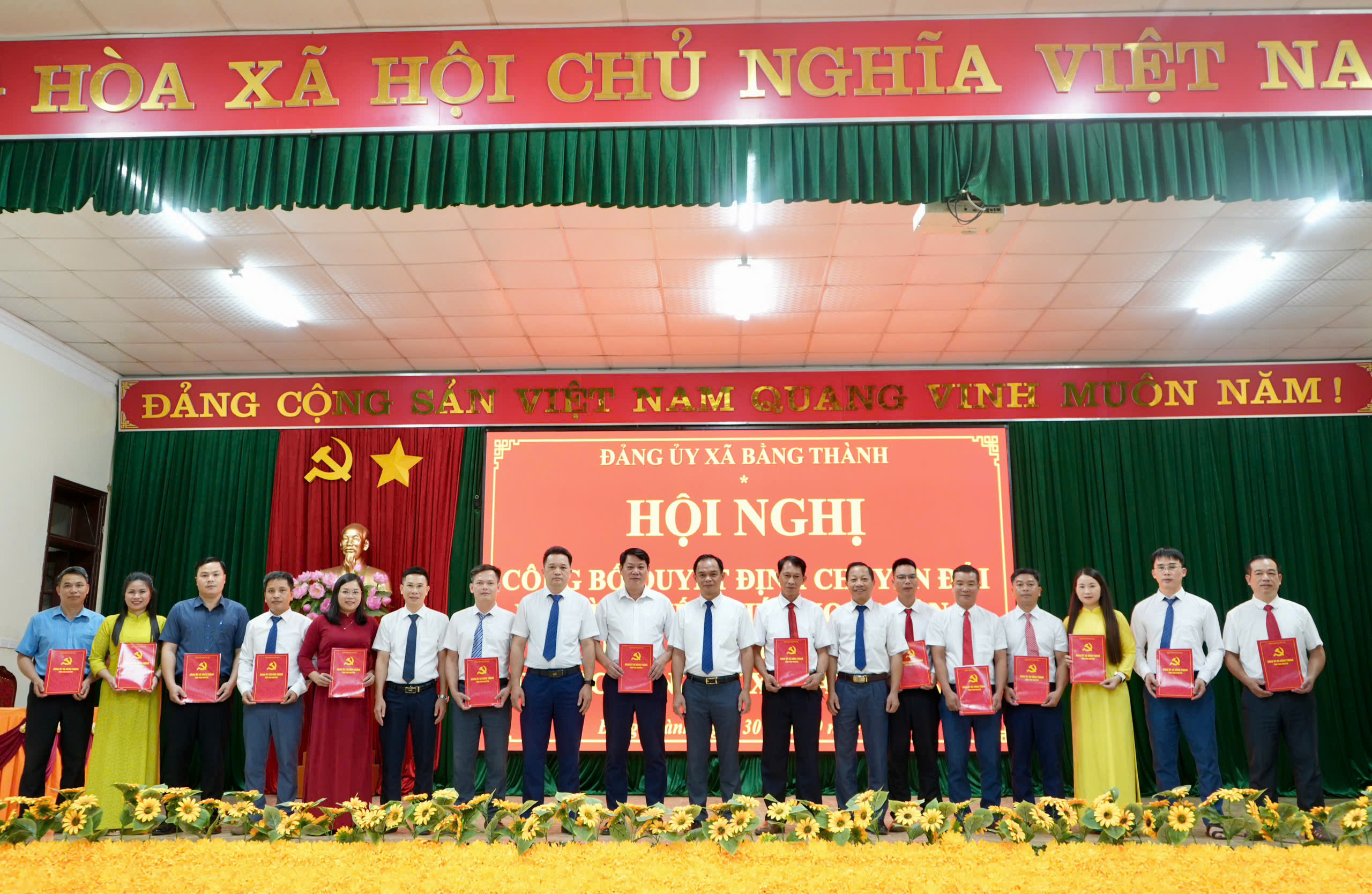 Hội nghị công bố kết thúc hoạt động, thành lập các tổ chức đảng trực thuộc Đảng ủy xã Bằng Thành
