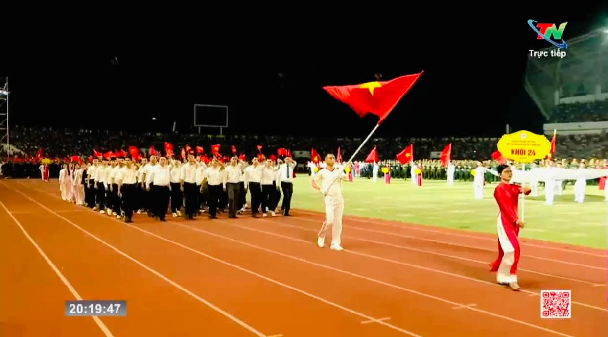 Bằng Thành tham gia diễu hành tại Lễ khai mạc Đại hội Thể dục thể thao tỉnh Thái Nguyên lần thứ X