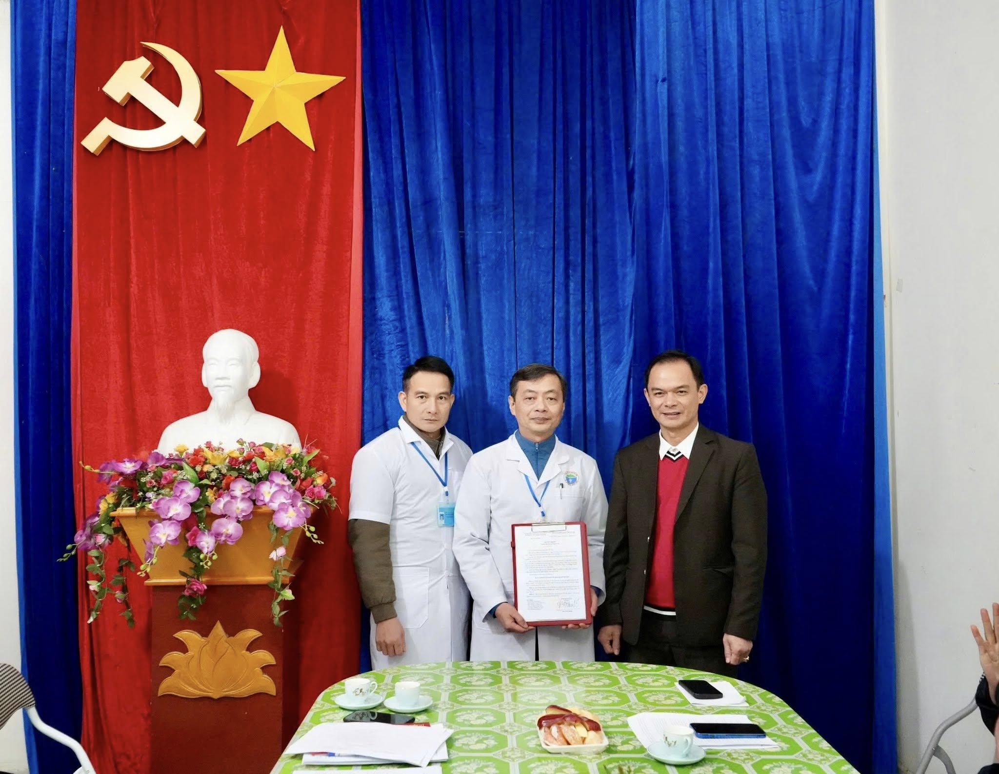 Anh-tin-bai