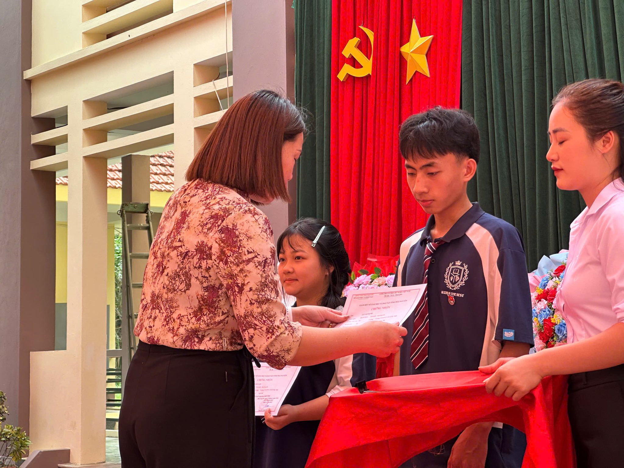 Anh-tin-bai