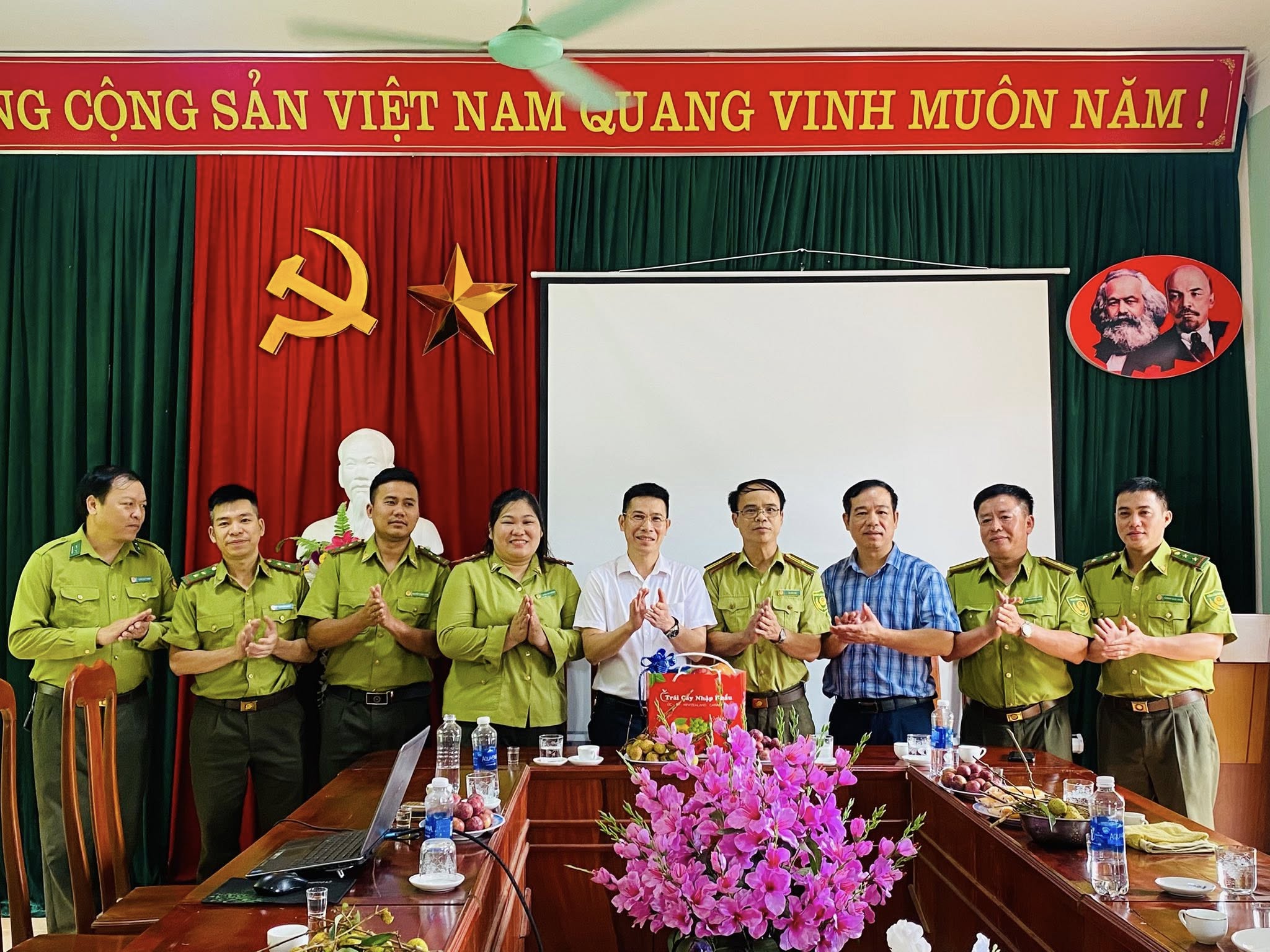 Anh-tin-bai