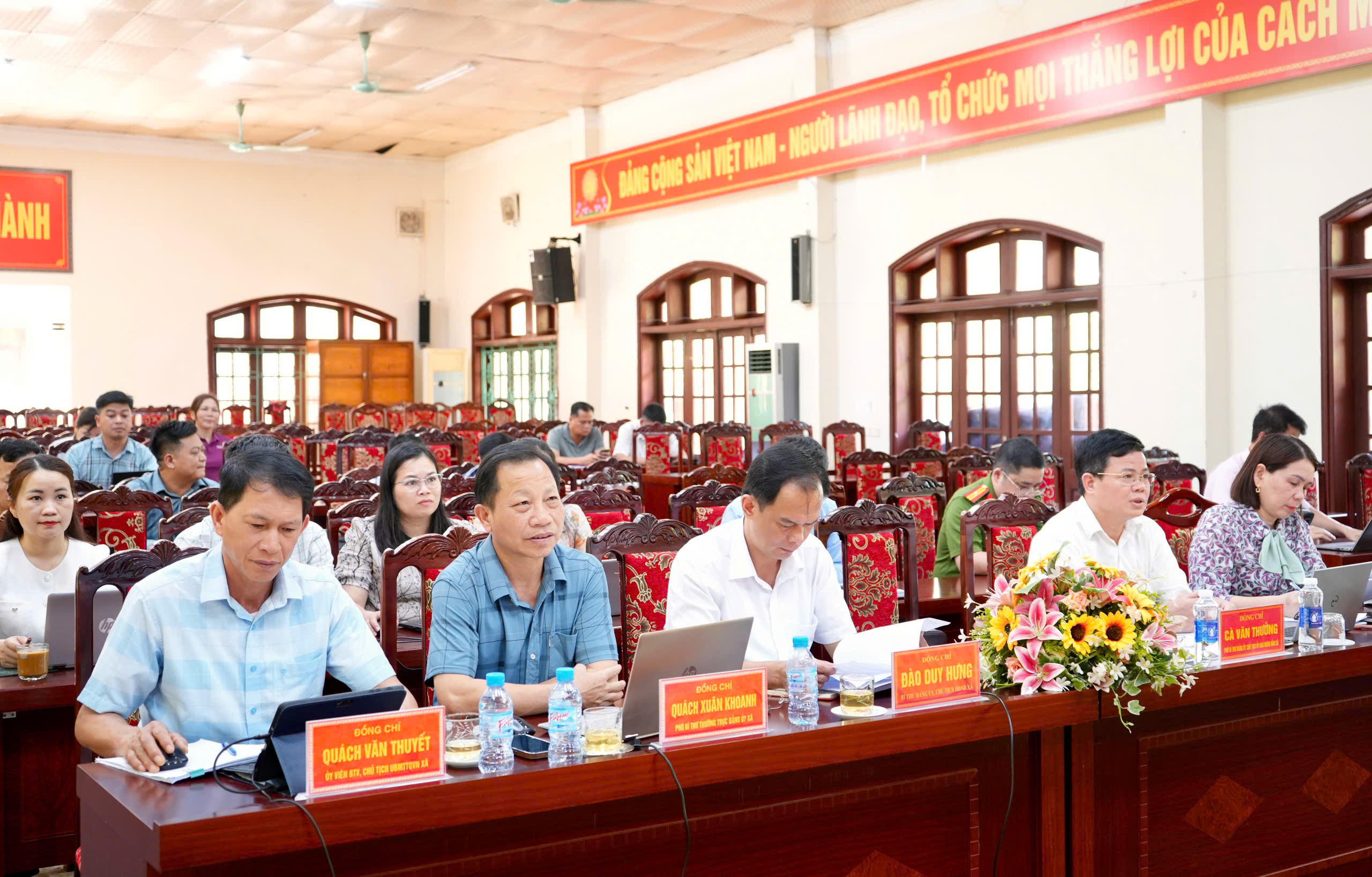 Anh-tin-bai