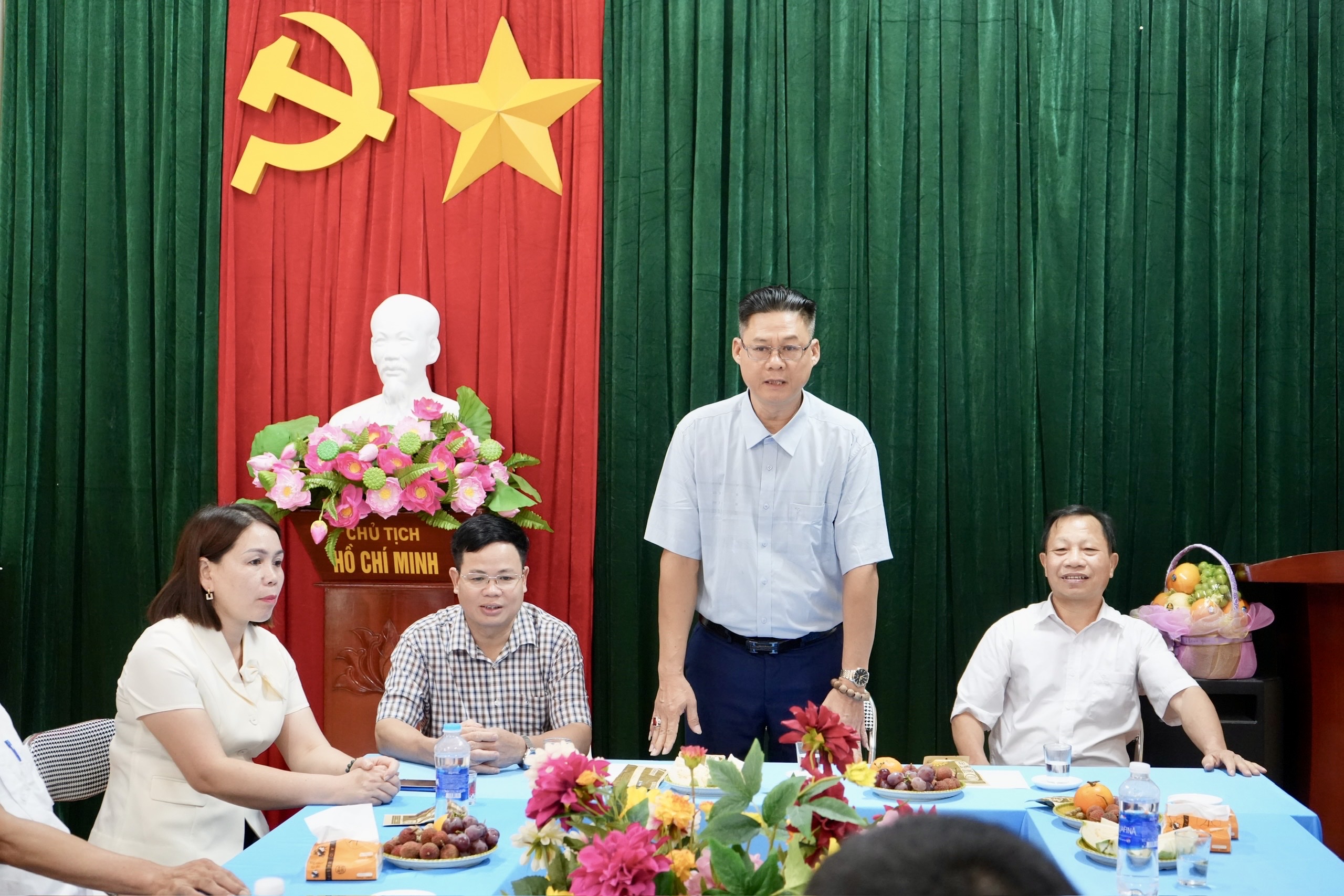 Anh-tin-bai