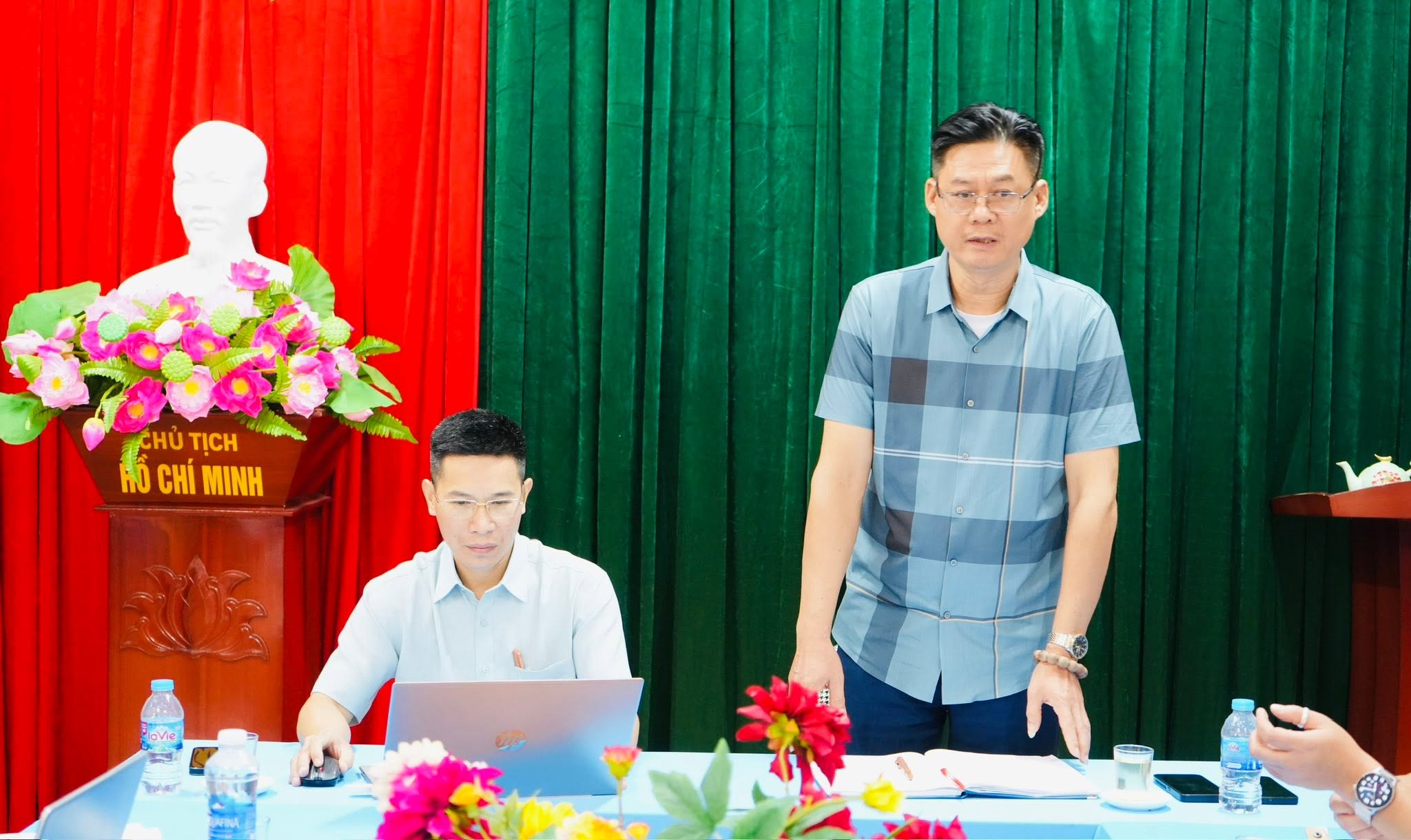 Anh-tin-bai