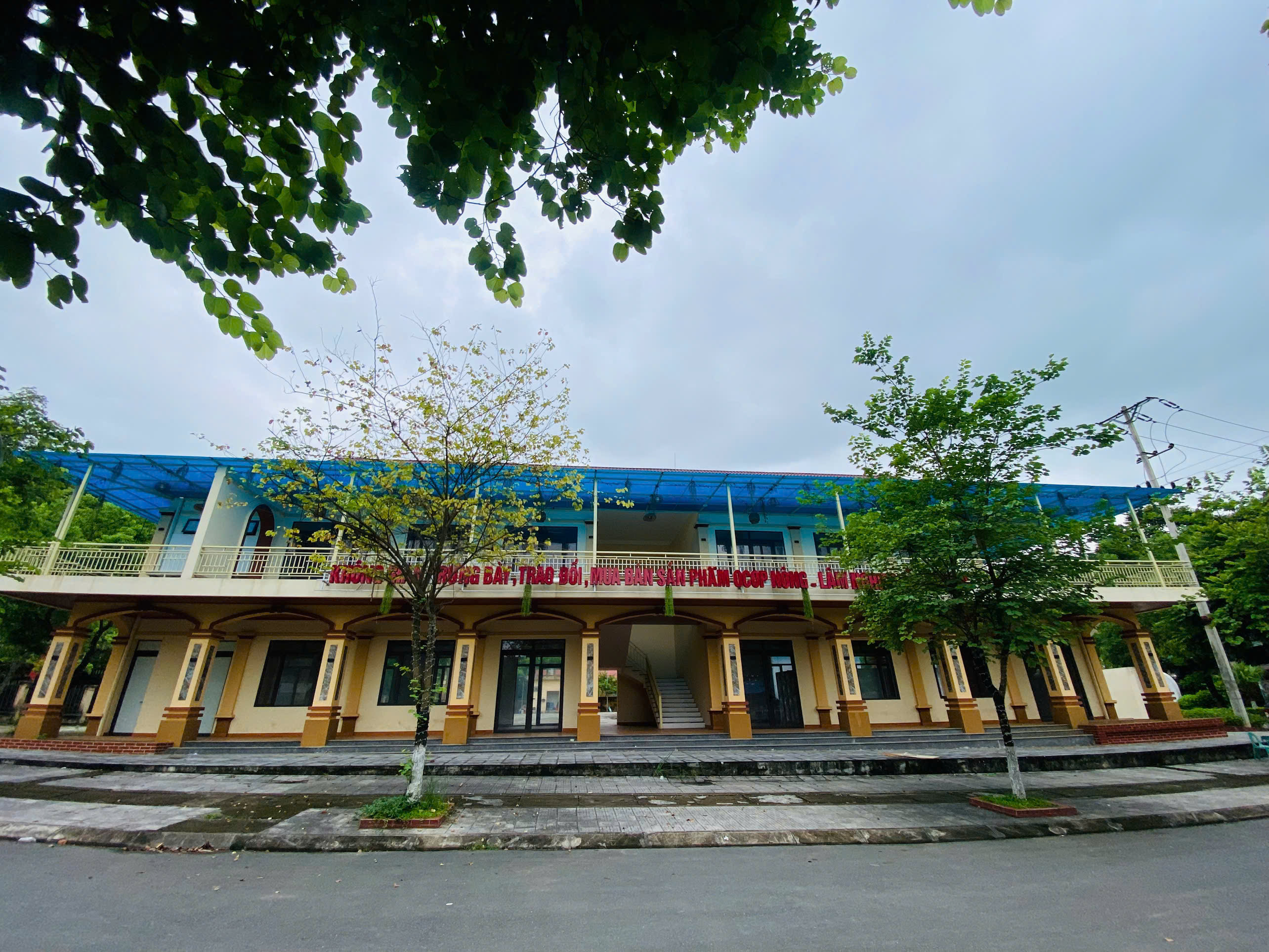 Anh-tin-bai