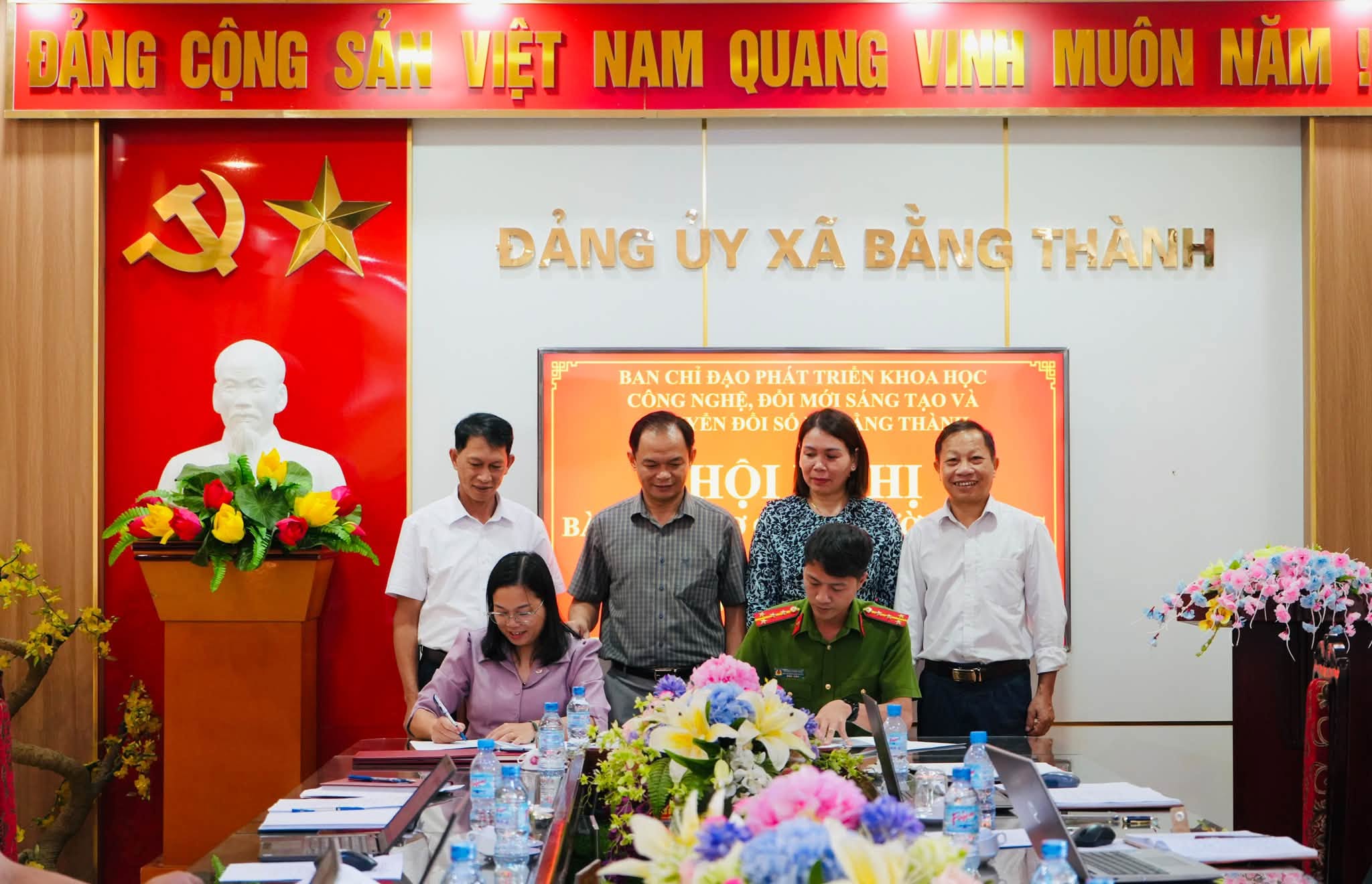 Anh-tin-bai