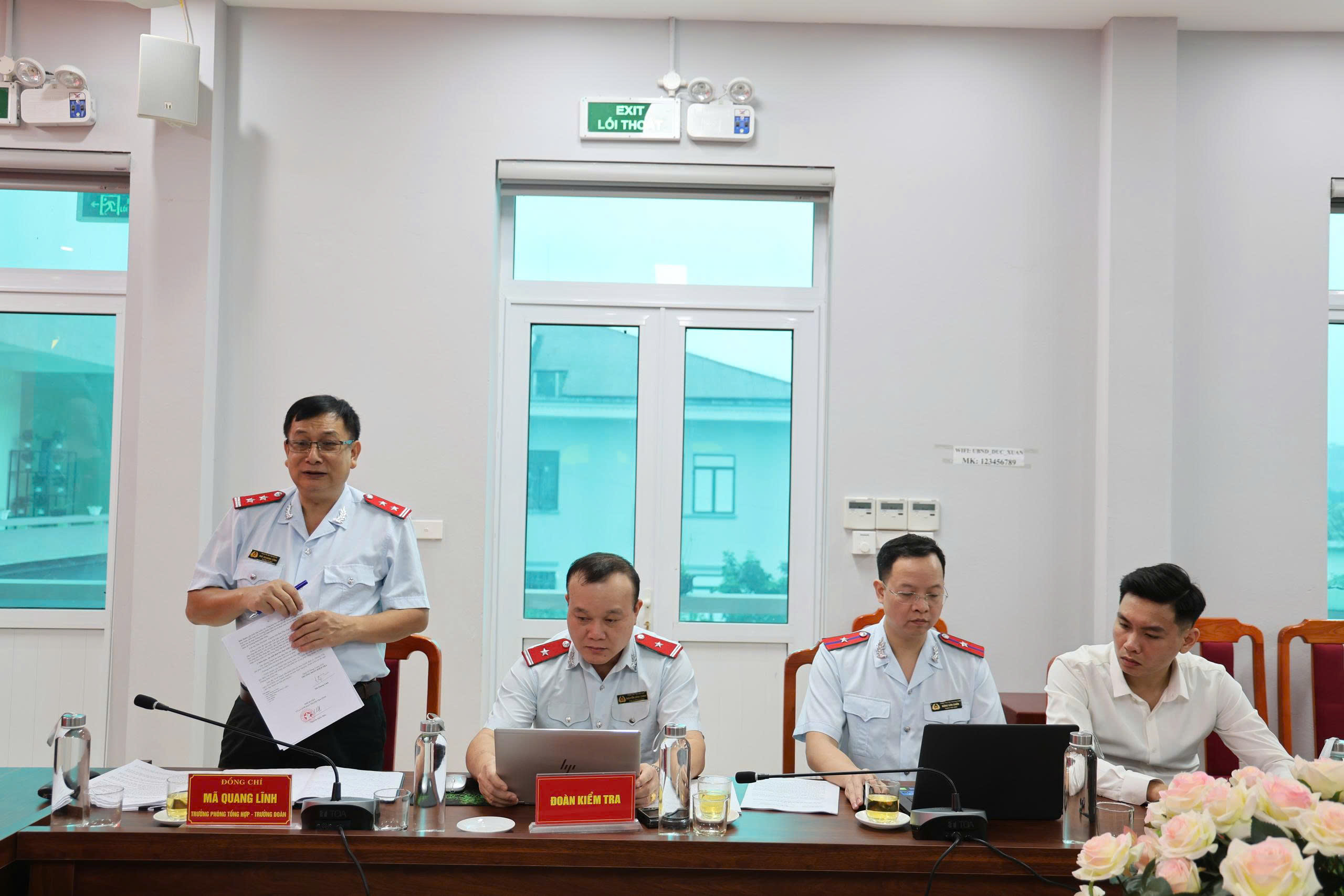 Anh-tin-bai