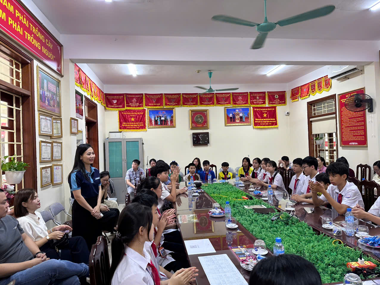 Anh-tin-bai