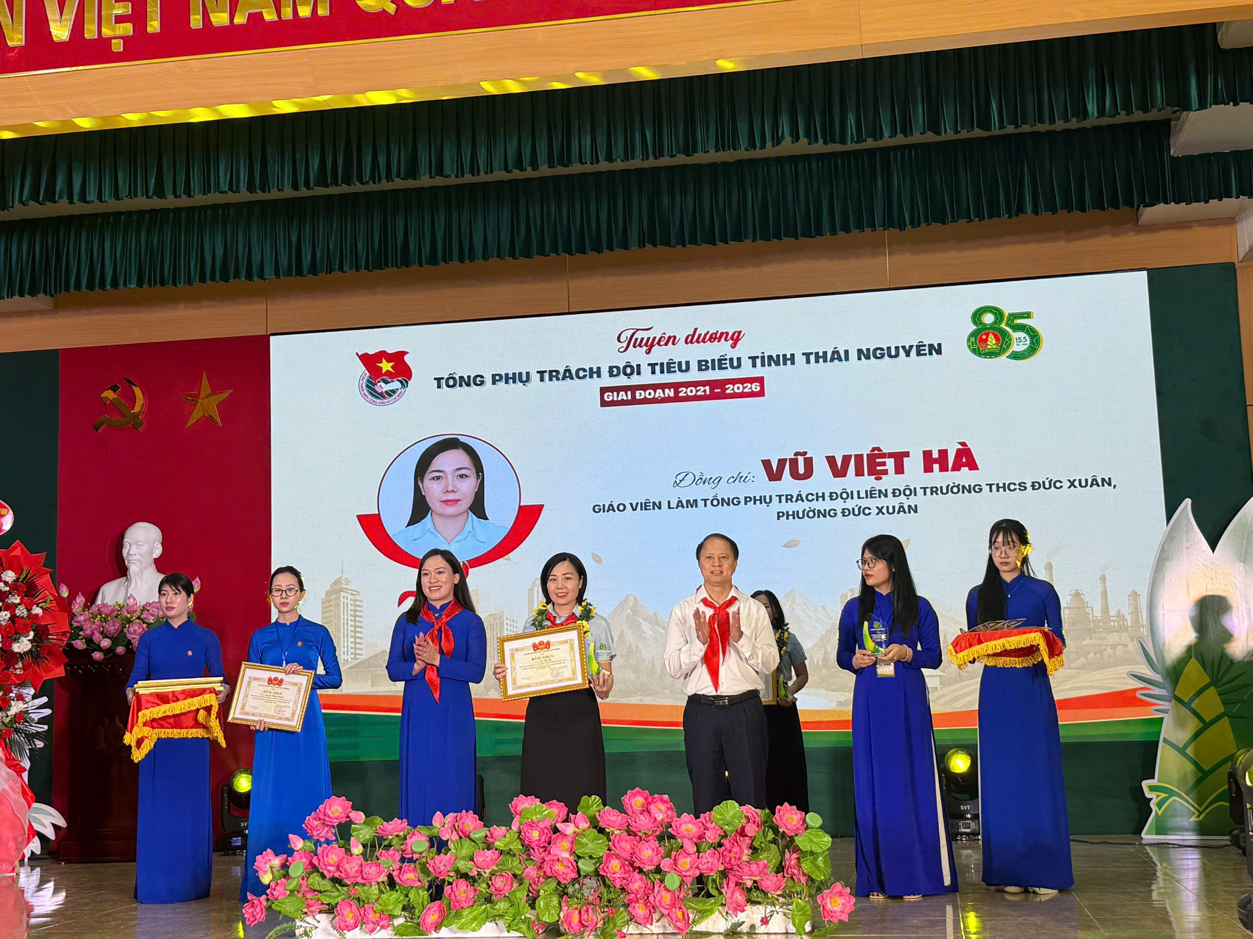 Anh-tin-bai