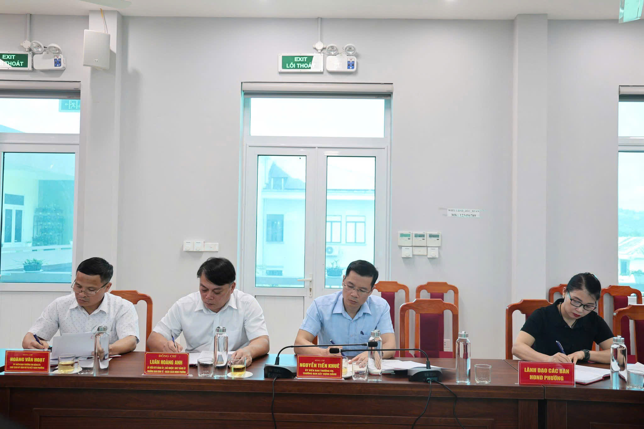 Anh-tin-bai