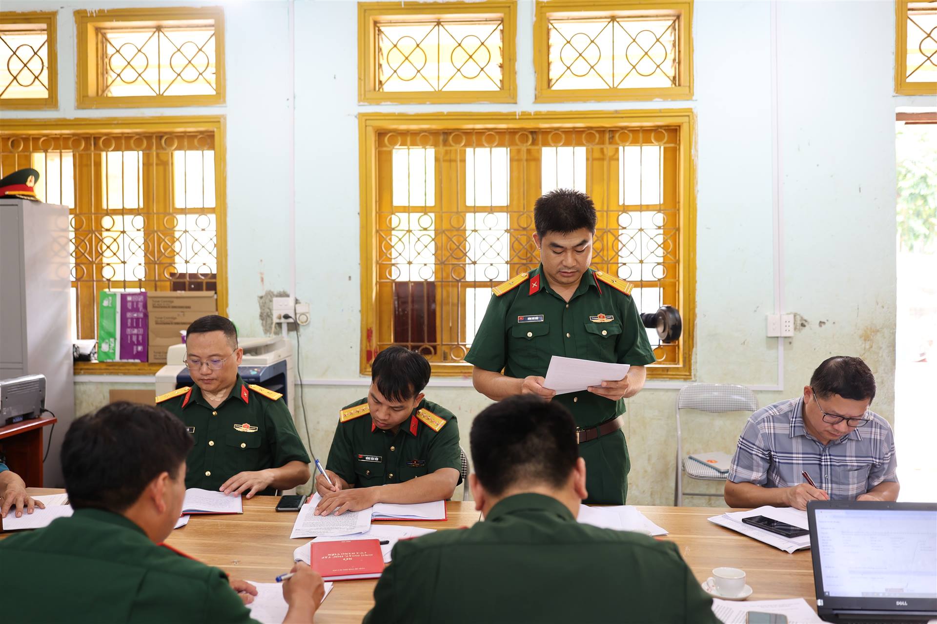Anh-tin-bai