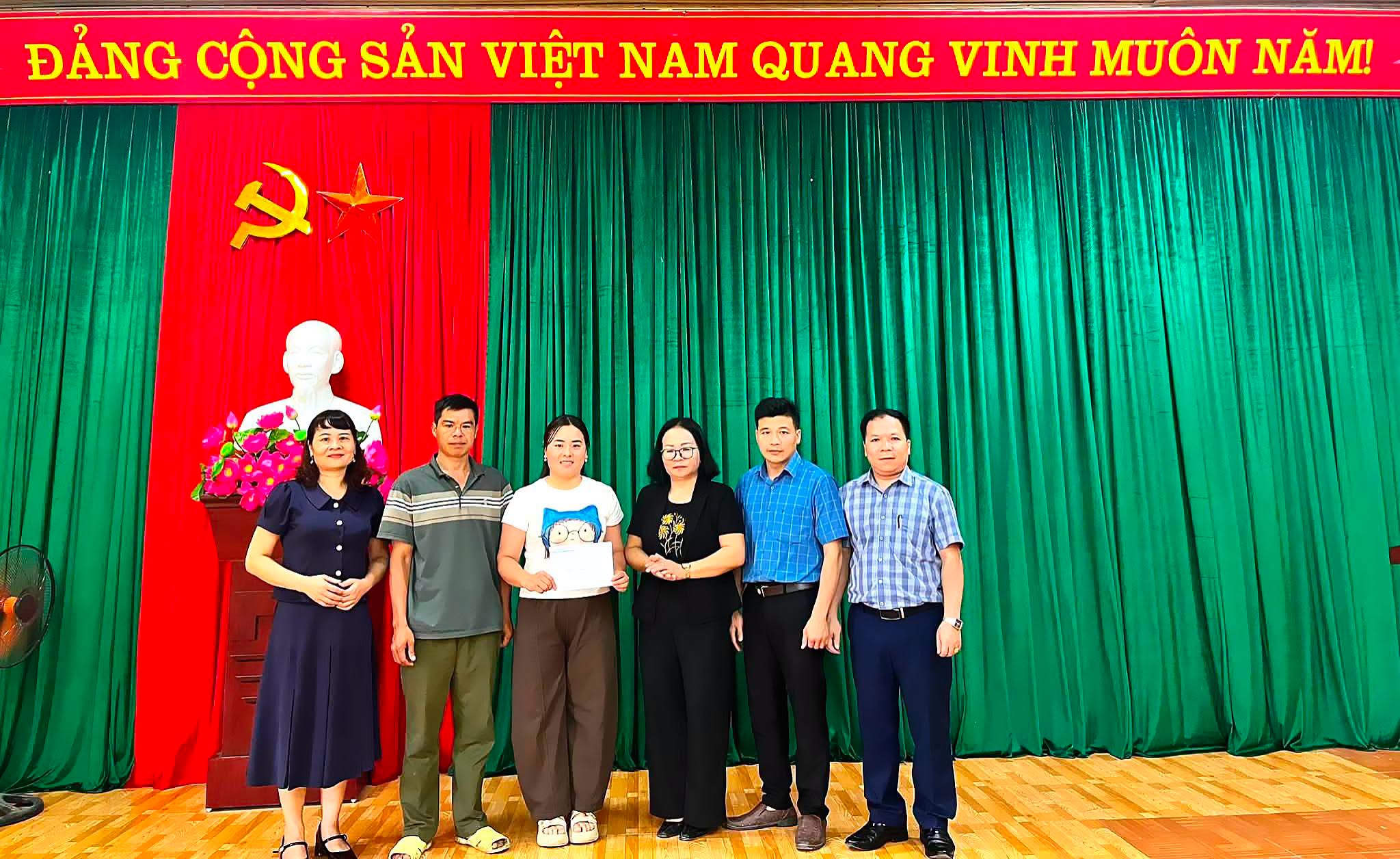 Anh-tin-bai