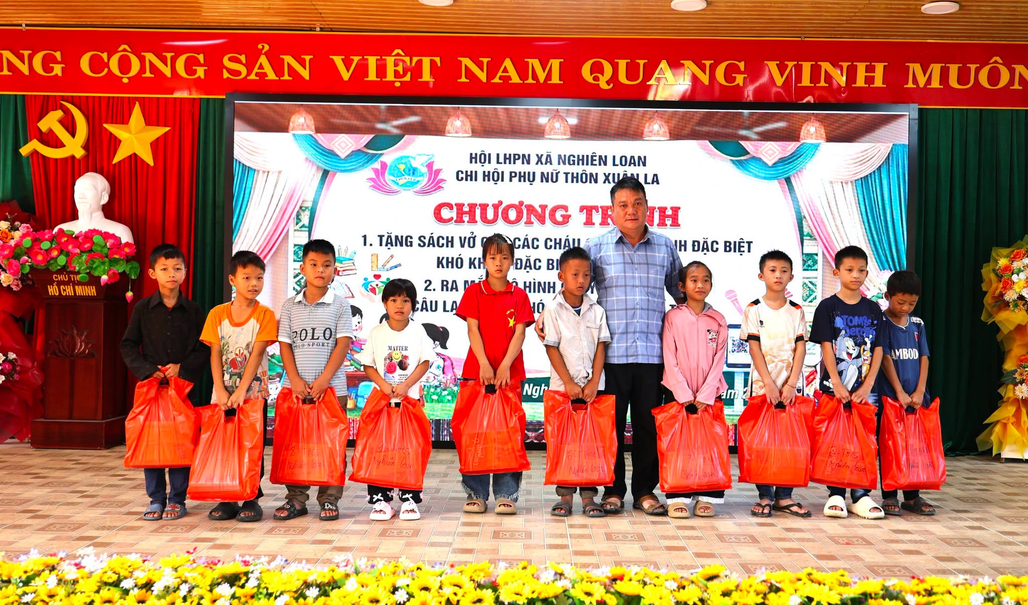 Anh-tin-bai