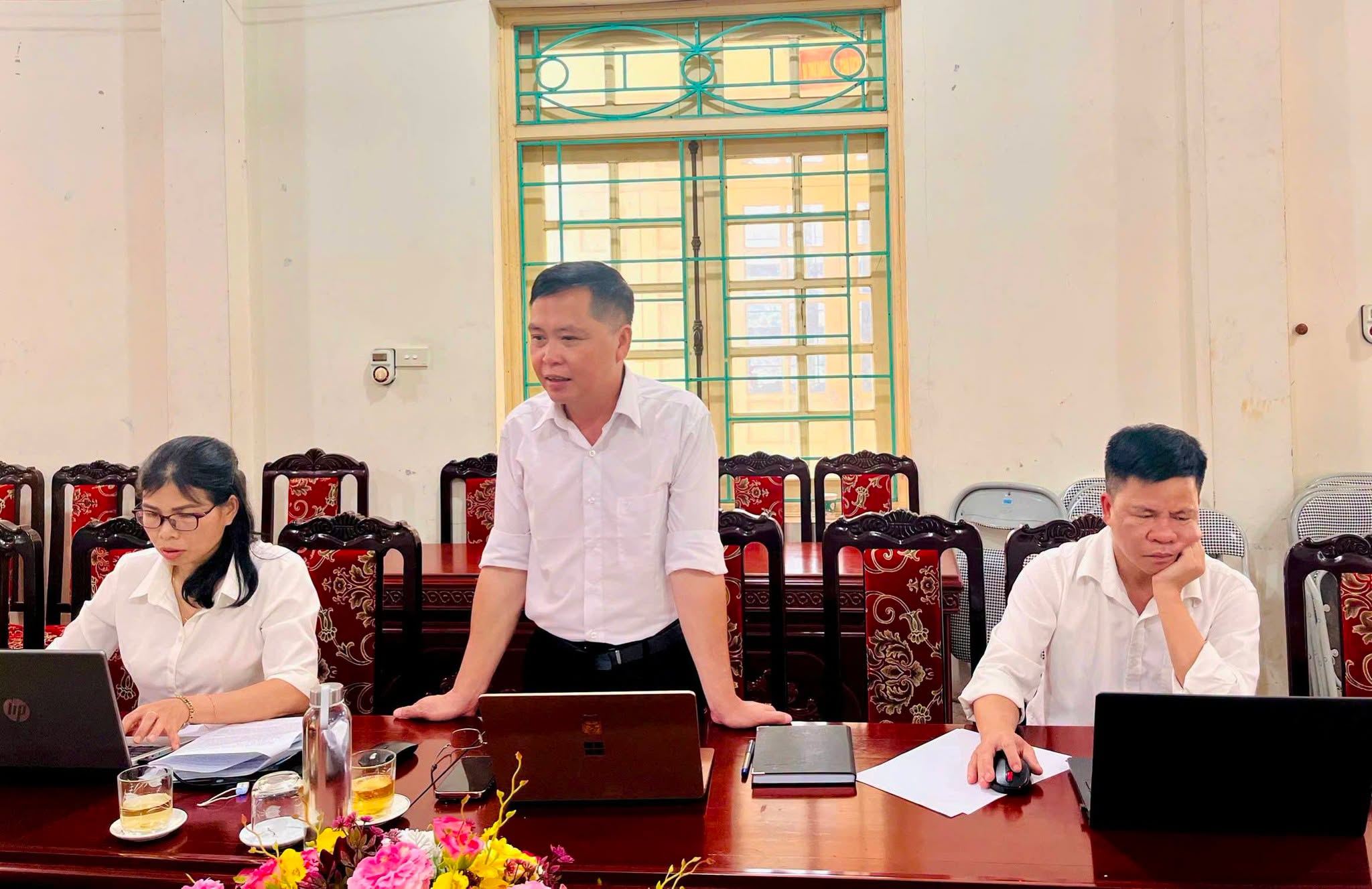 Anh-tin-bai