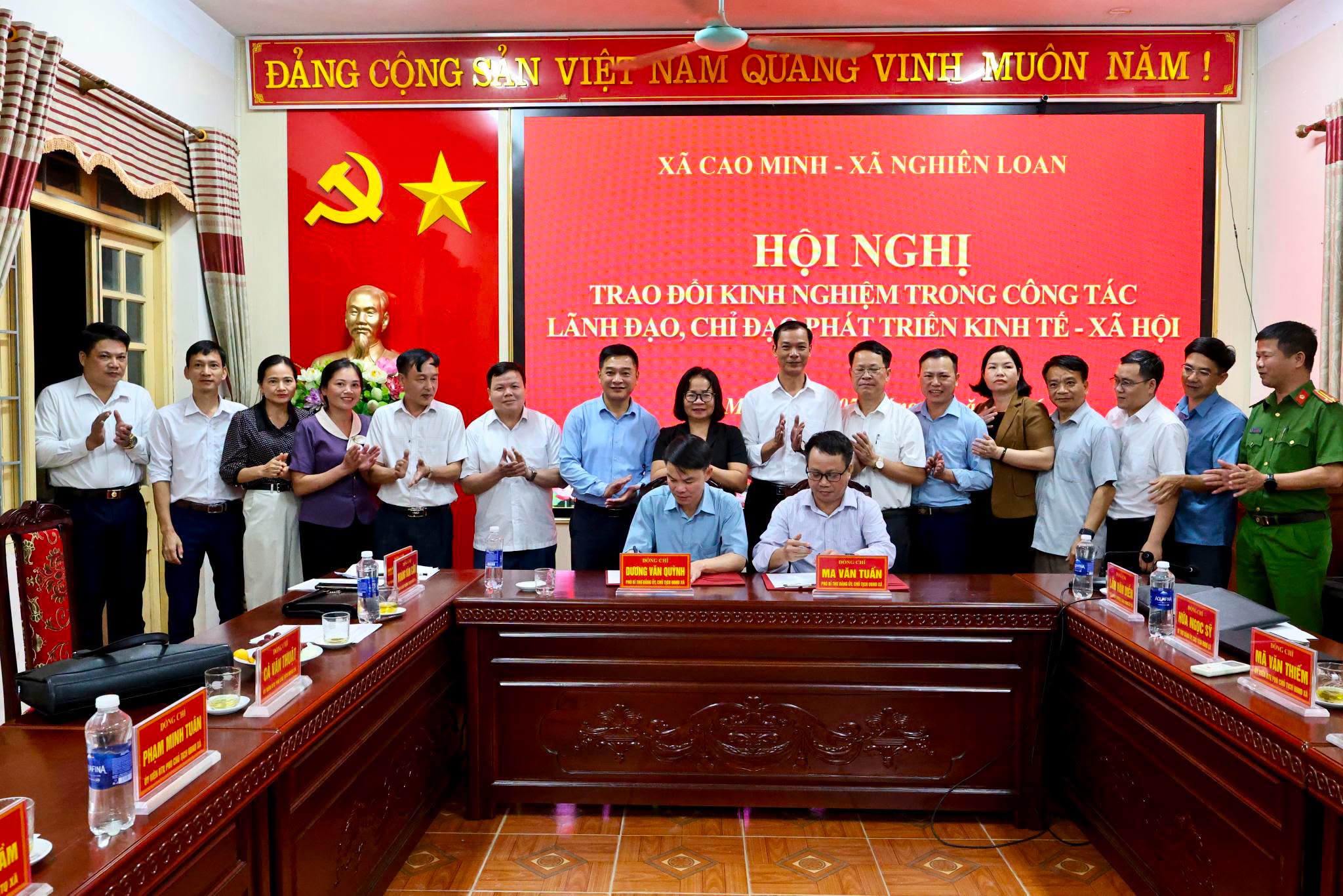 Anh-tin-bai
