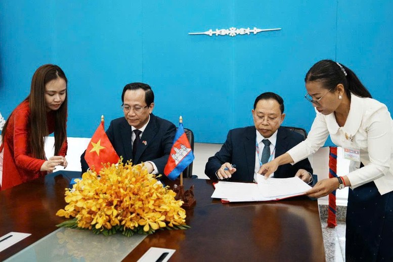 Việt Nam hỗ trợ Campuchia đào tạo cán bộ dân tộc- Ảnh 2.