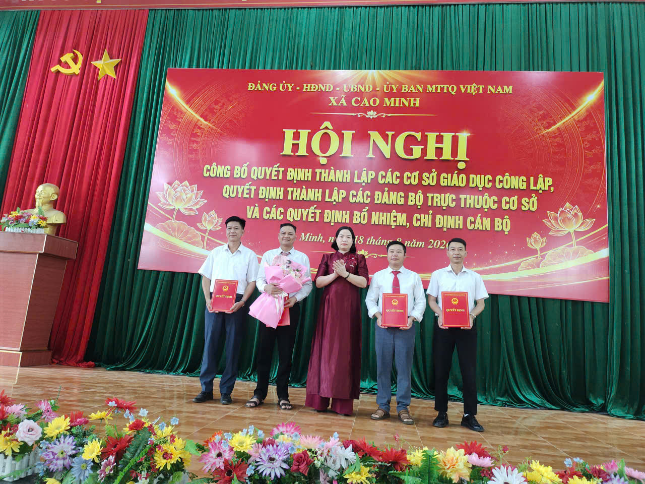 Anh-tin-bai
