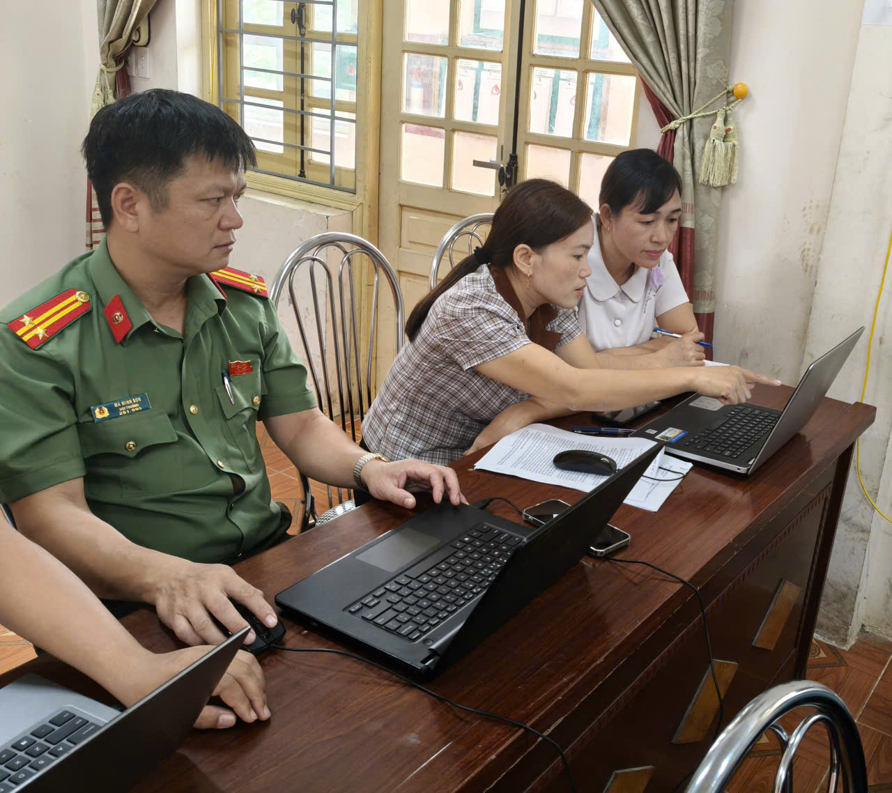 Anh-tin-bai