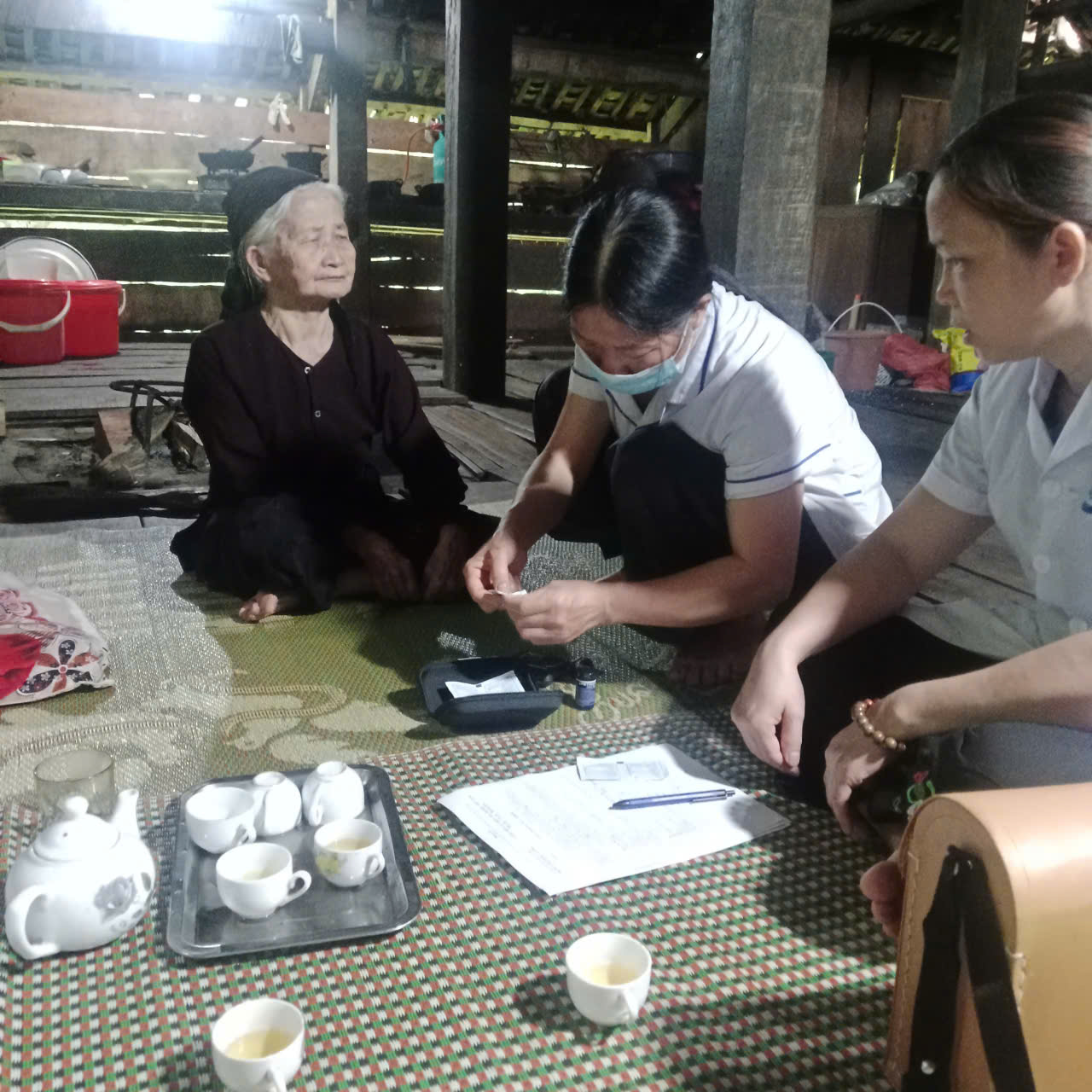 Trạm Y tế xã Nam Cường tổ chức khám bệnh, chăm sóc sức khỏe người có công, gia đình chính sách nhân dịp kỷ niệm 79 năm Ngày Thương binh - Liệt sĩ (27/7/1947 - 27/7/2026)